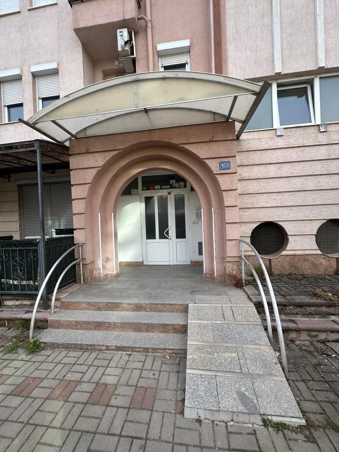One-Bedroom Apartment with Balcony photo 3