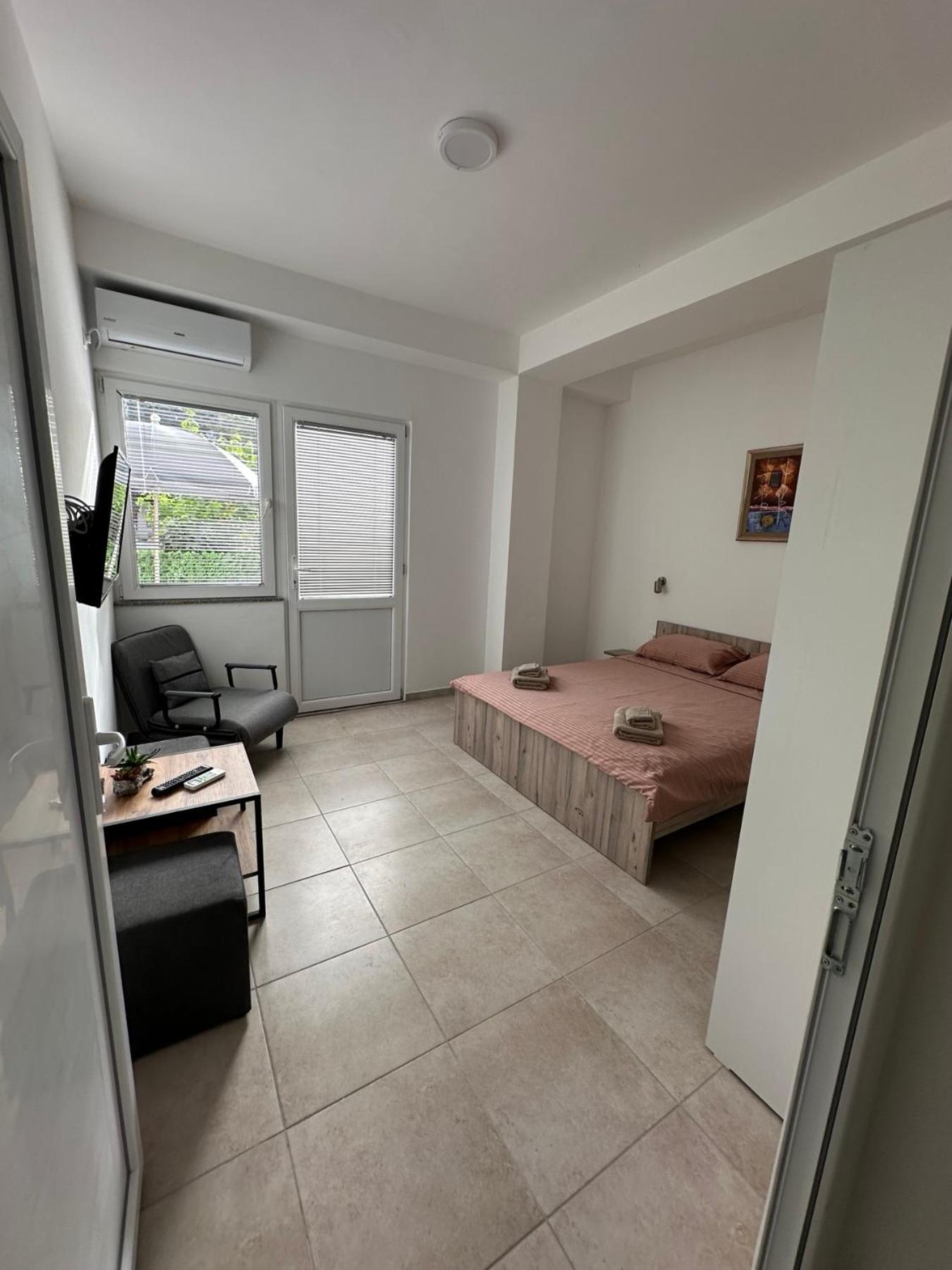 Two-Bedroom Apartment with Balcony and Terrace photo 3
