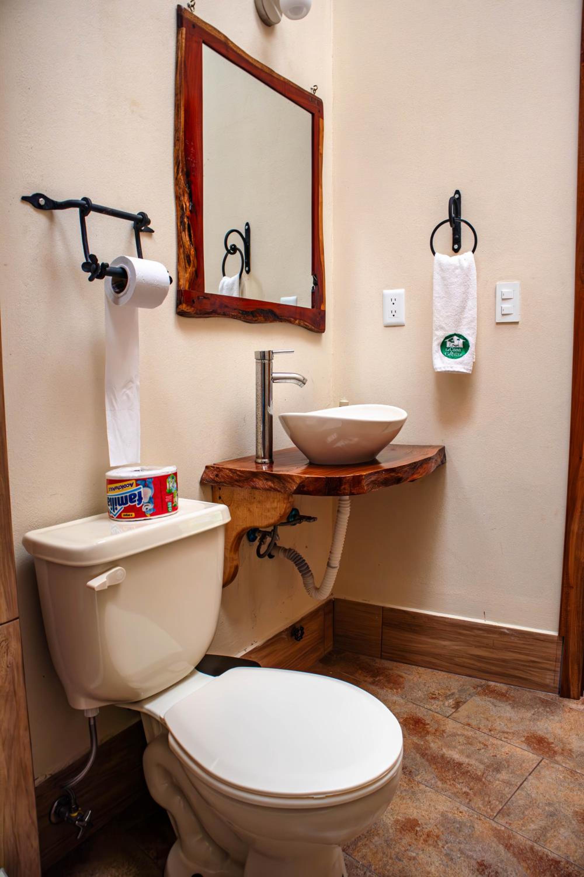 Family Room with Bathroom photo 2