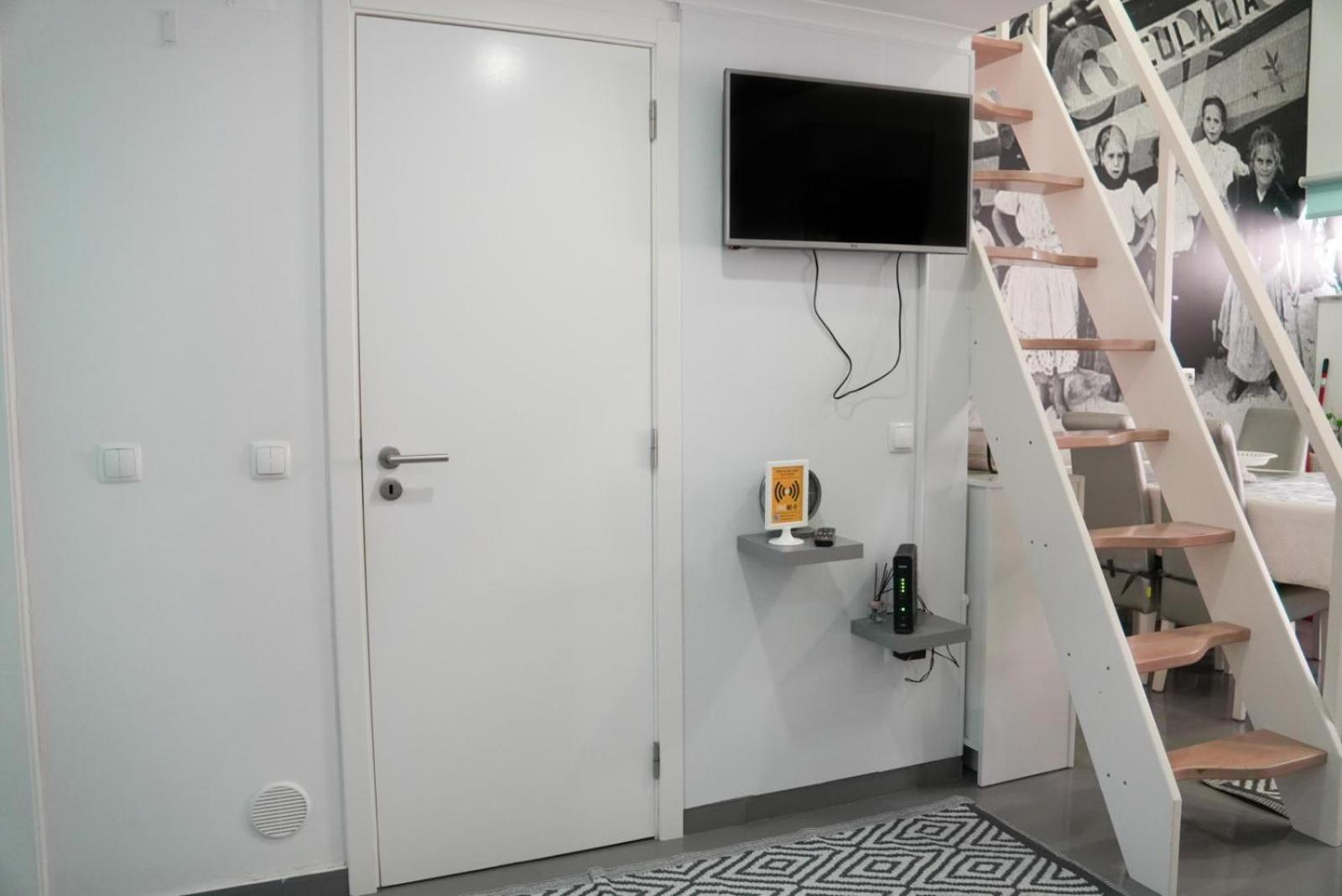 Three-Bedroom Apartment - Photo 18