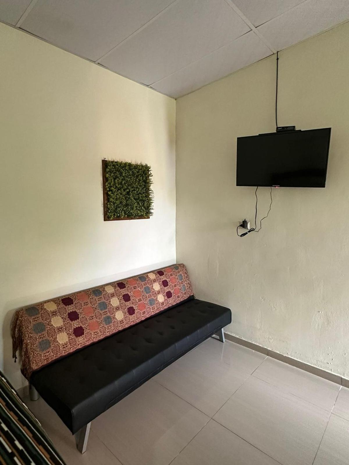 Twin Room with Private Bathroom photo 2