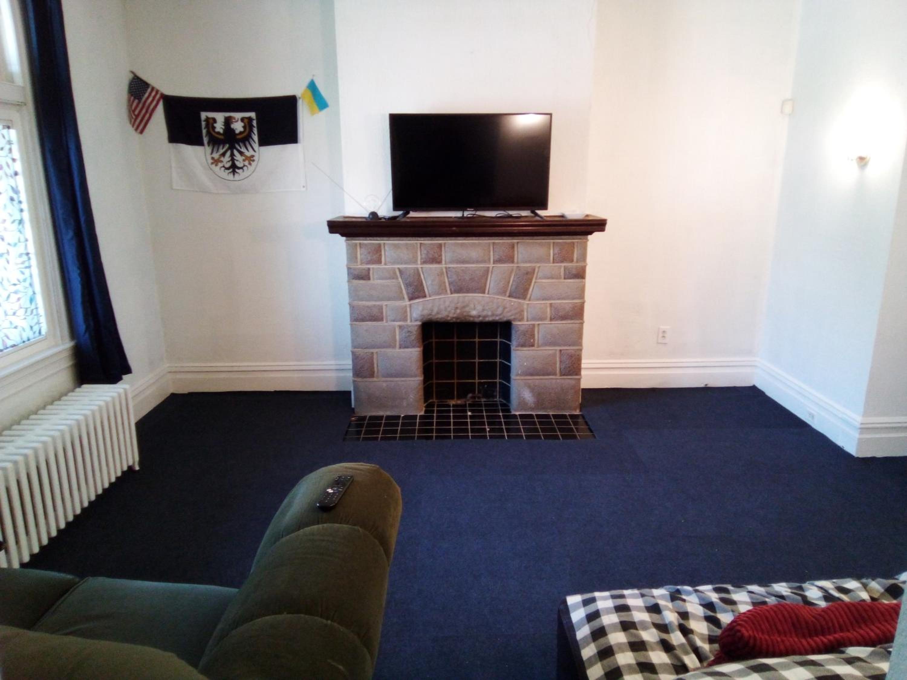Standard Single Room with Shared Bathroom