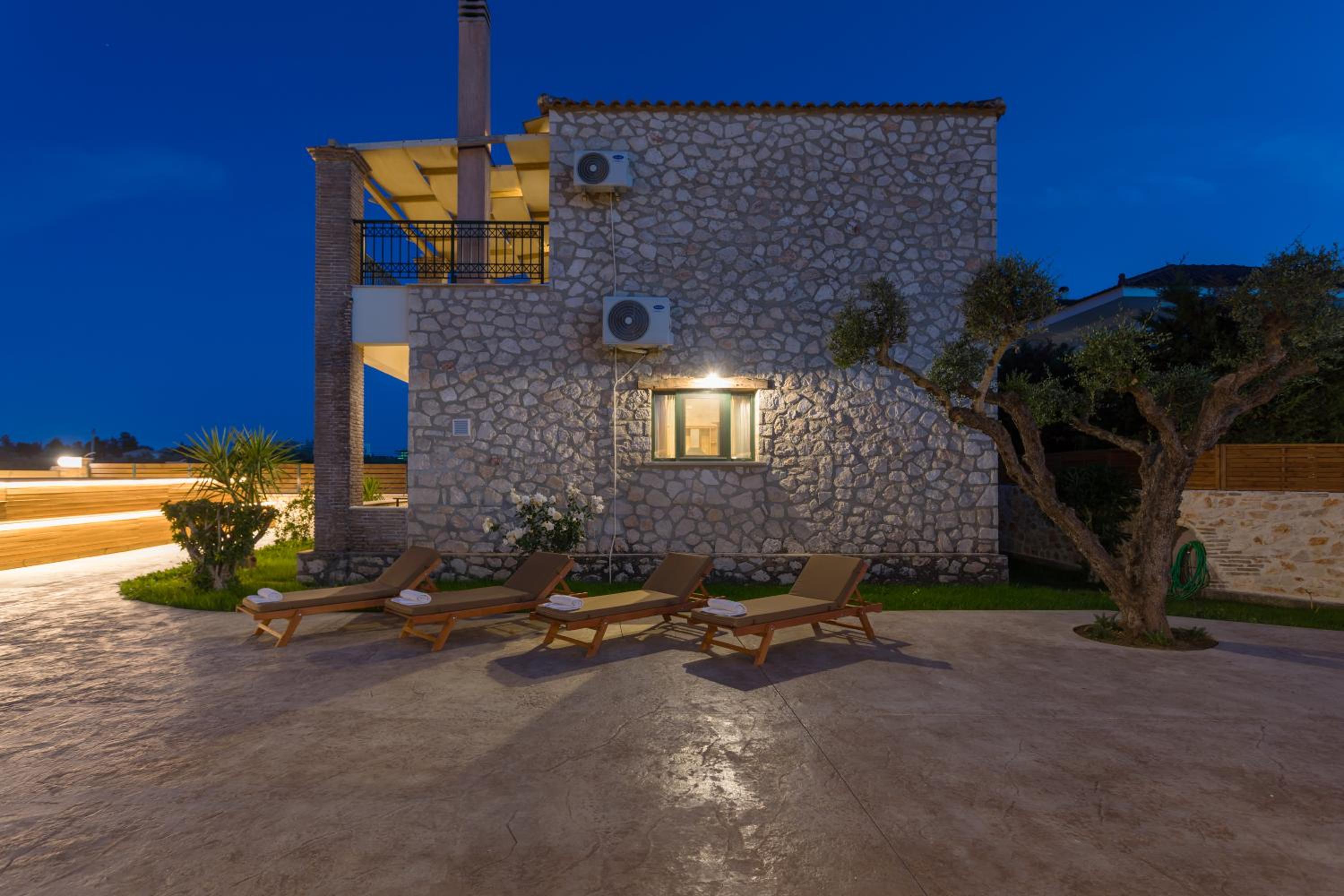 Two-Bedroom Villa photo 3