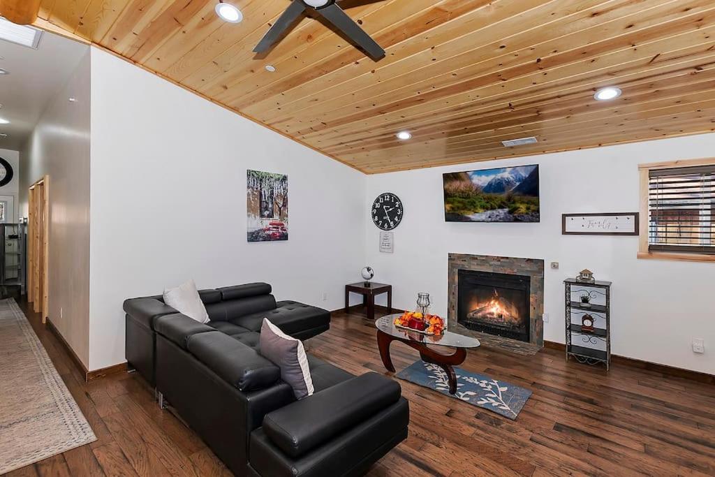 Three-Bedroom House photo 2
