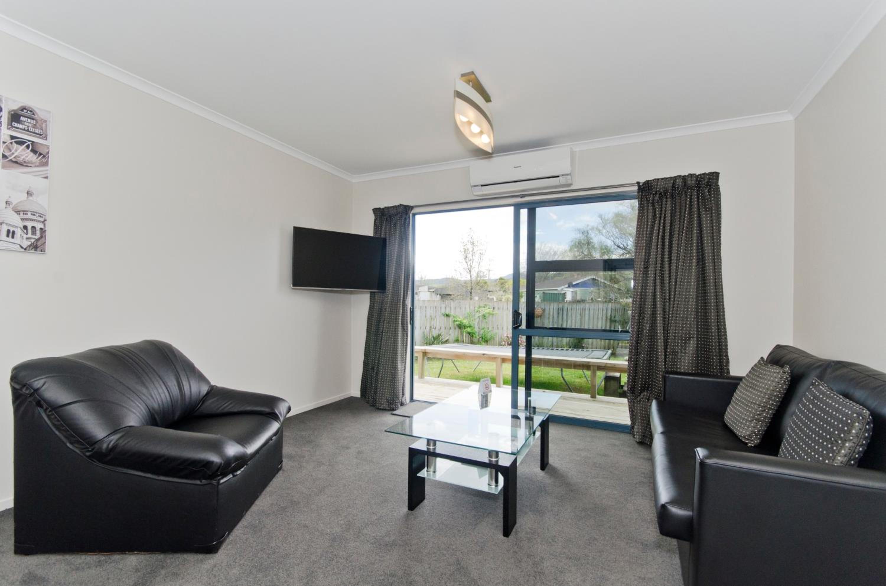 Ground Floor 2Bed unit 3Beds E photo 2
