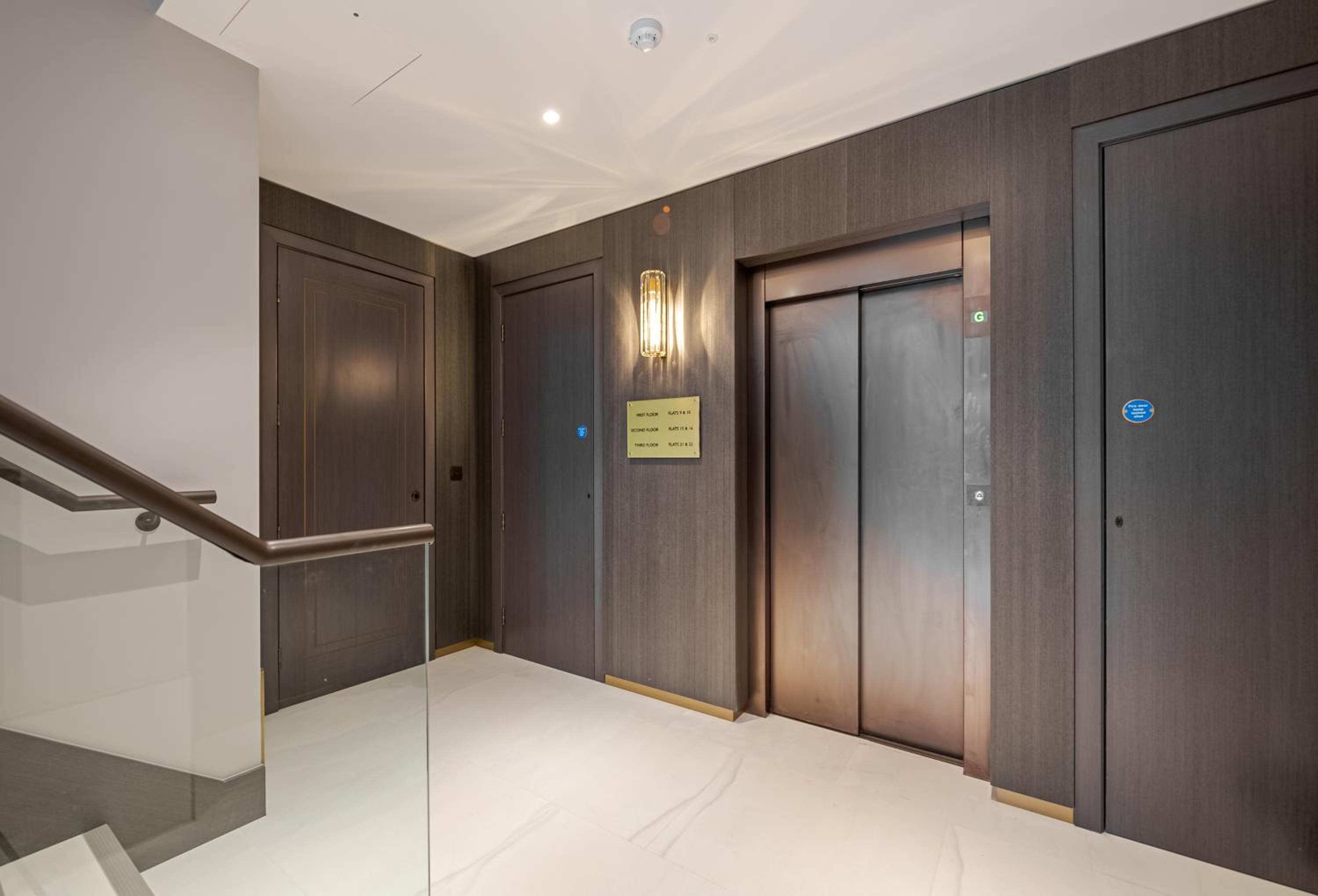 Two-Bedroom Apartment with Balcony photo 2