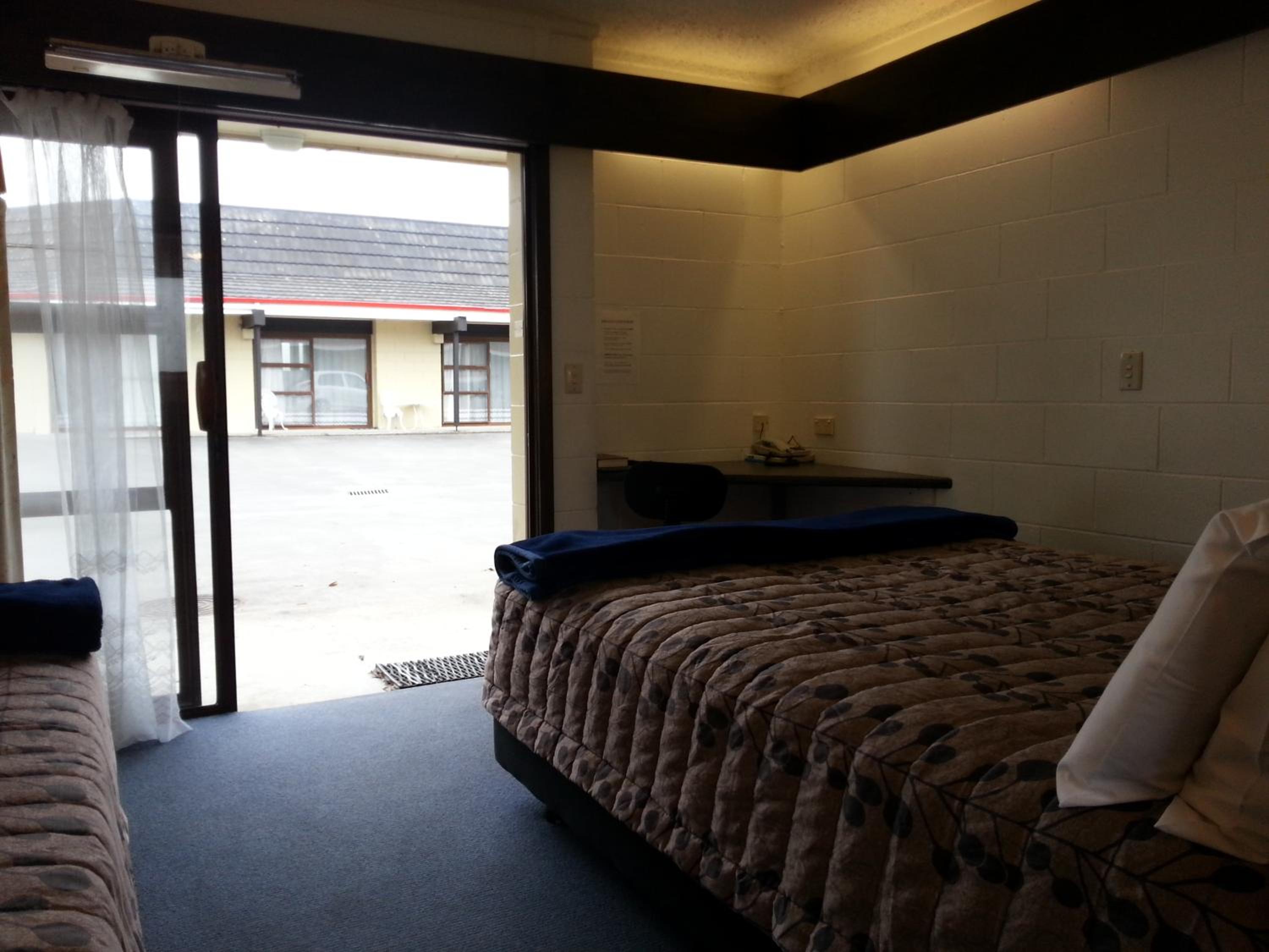 Double or Twin Room - Photo 4