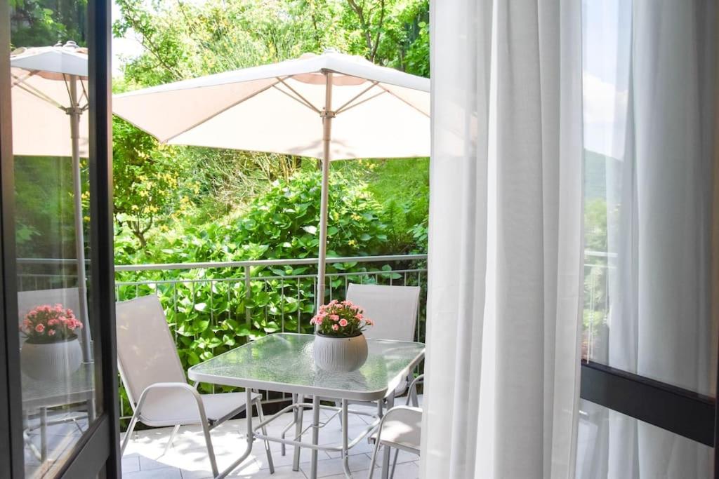 One-Bedroom Apartment with Balcony photo 2