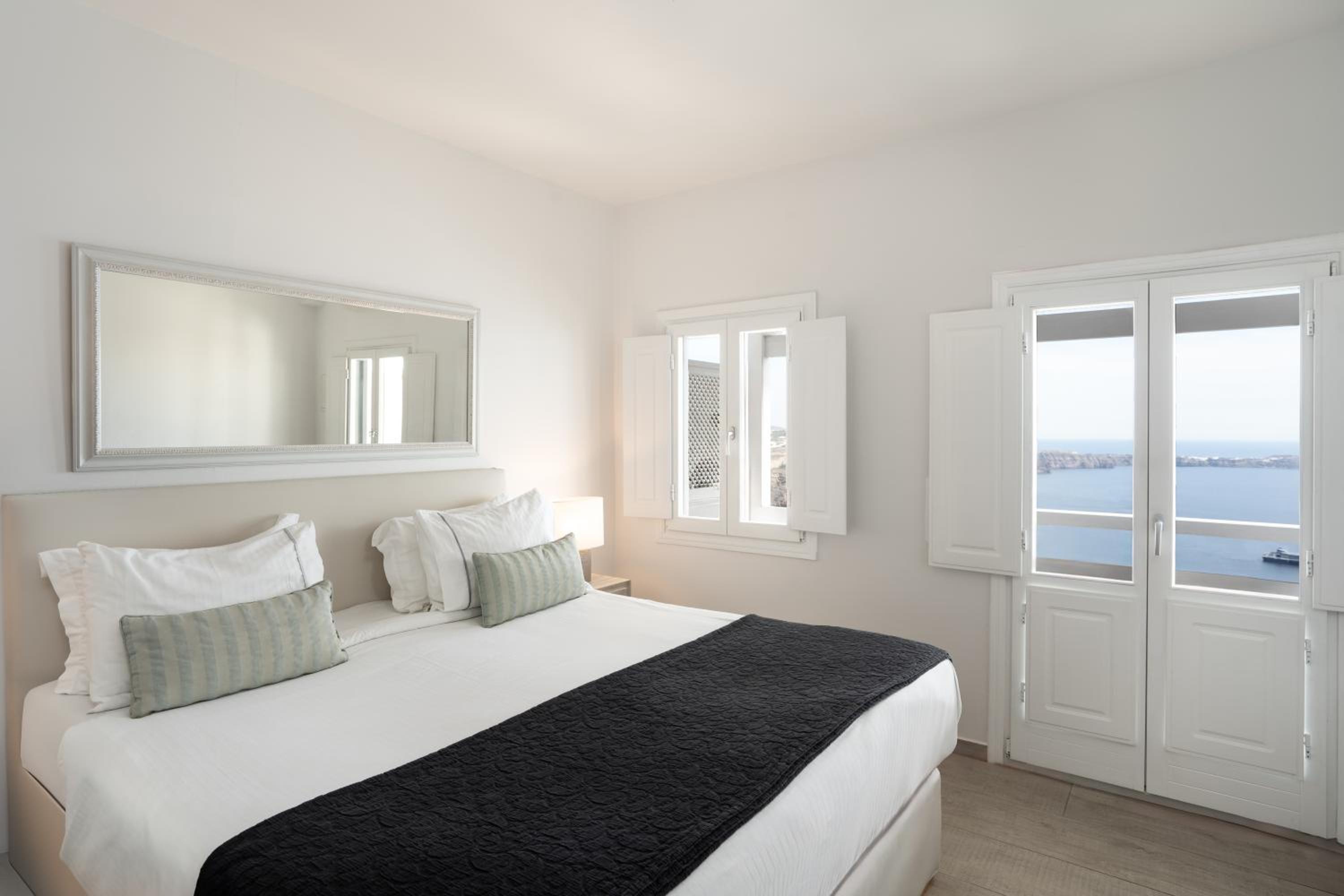 Junior Suite con Vista Panoramica Mare e Caldera