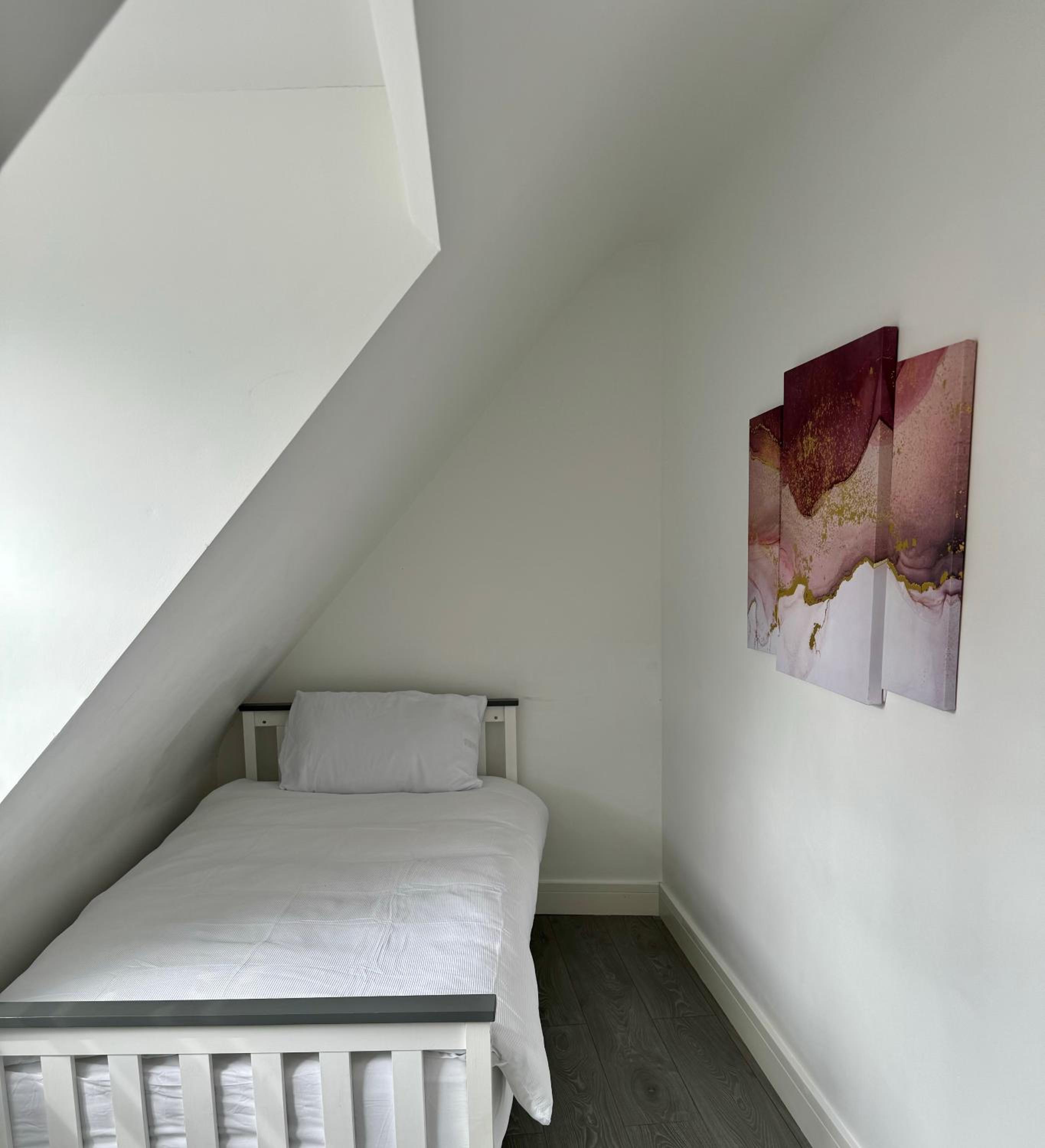 Apartment photo 2