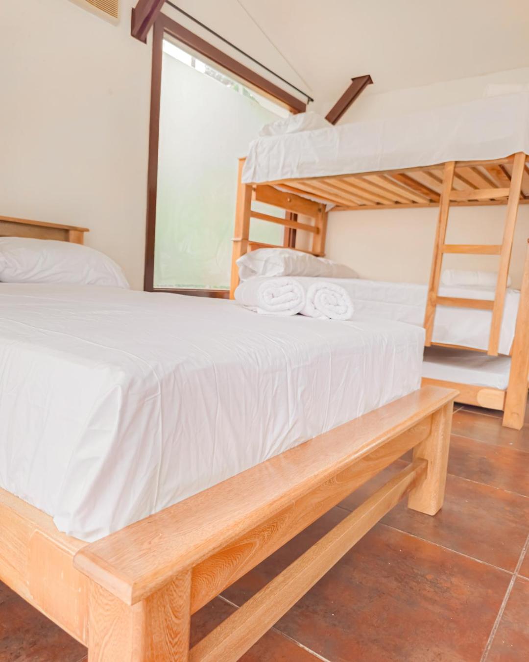 Quadruple Room with Private Bathroom photo 1