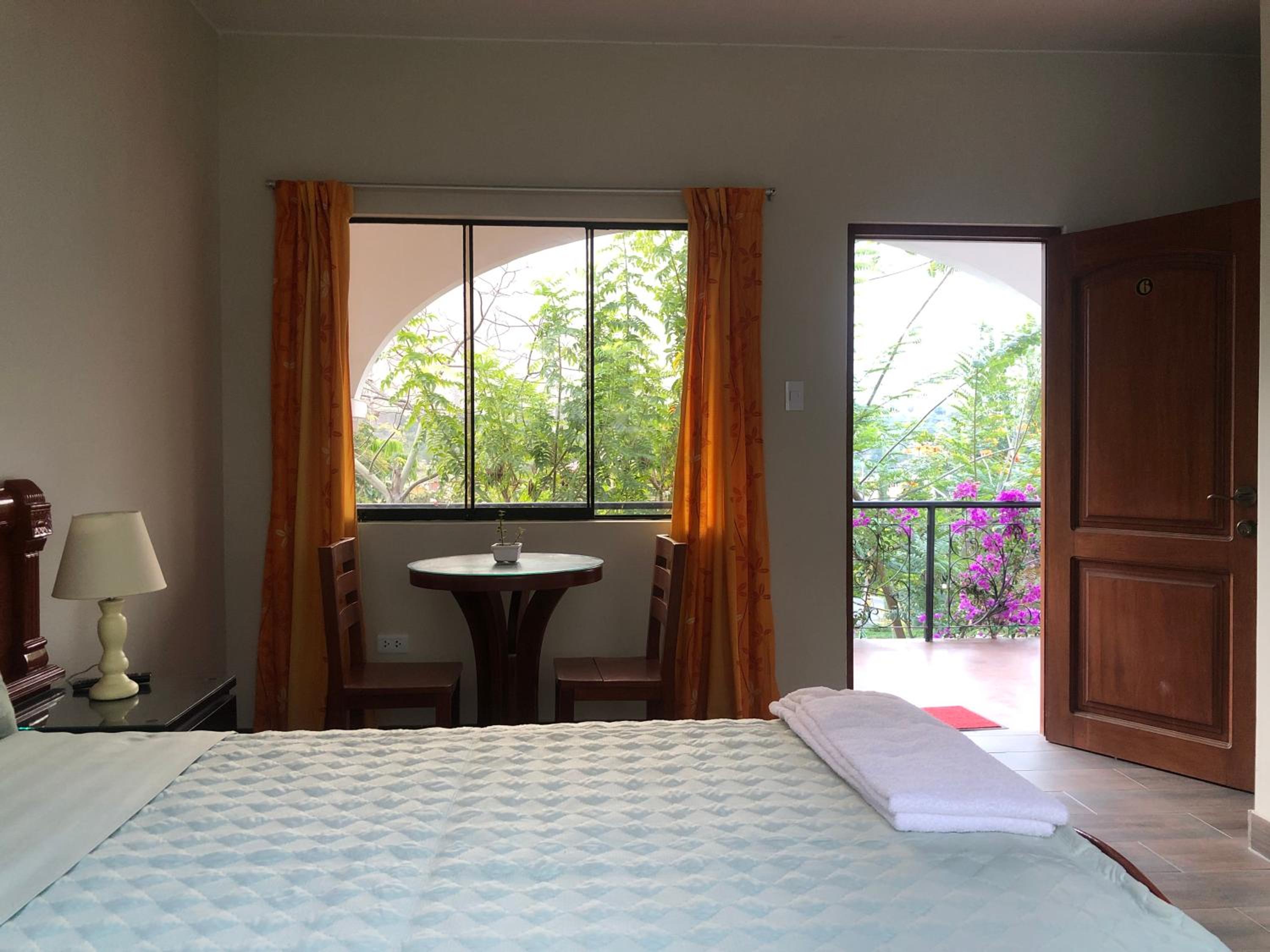 Deluxe King Suite photo 2