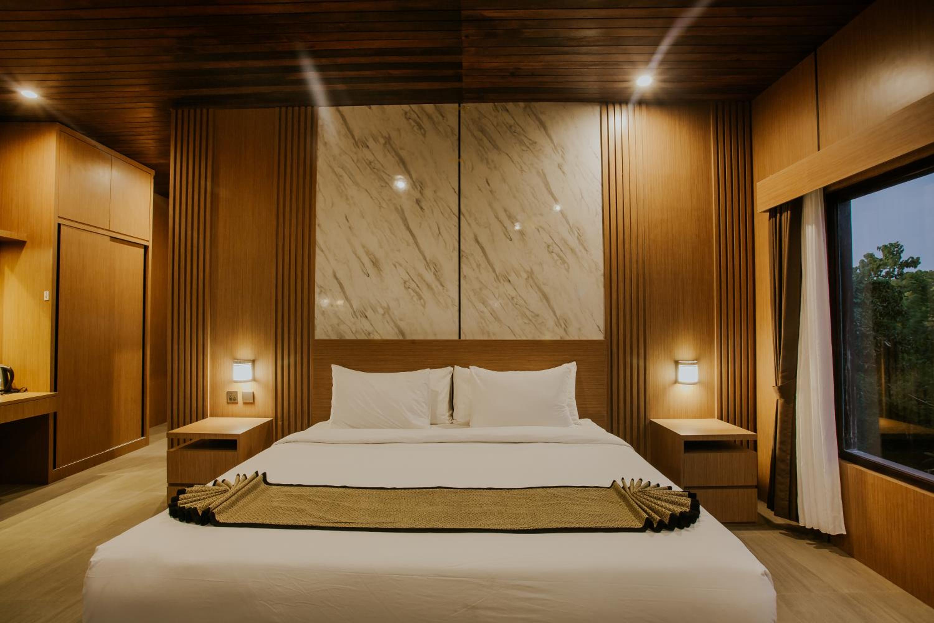 Suite with Mountain View - Photo 6
