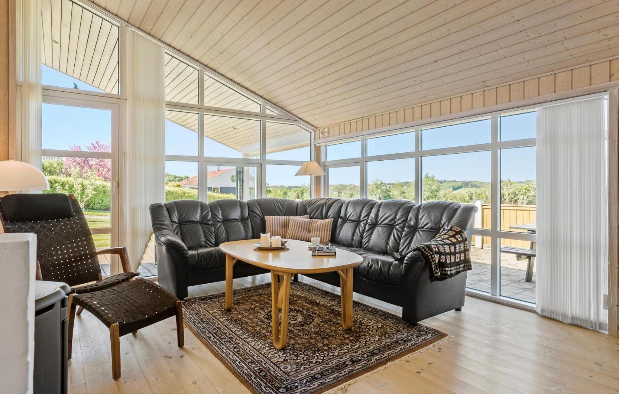 Three-Bedroom Vacation Home  photo 1