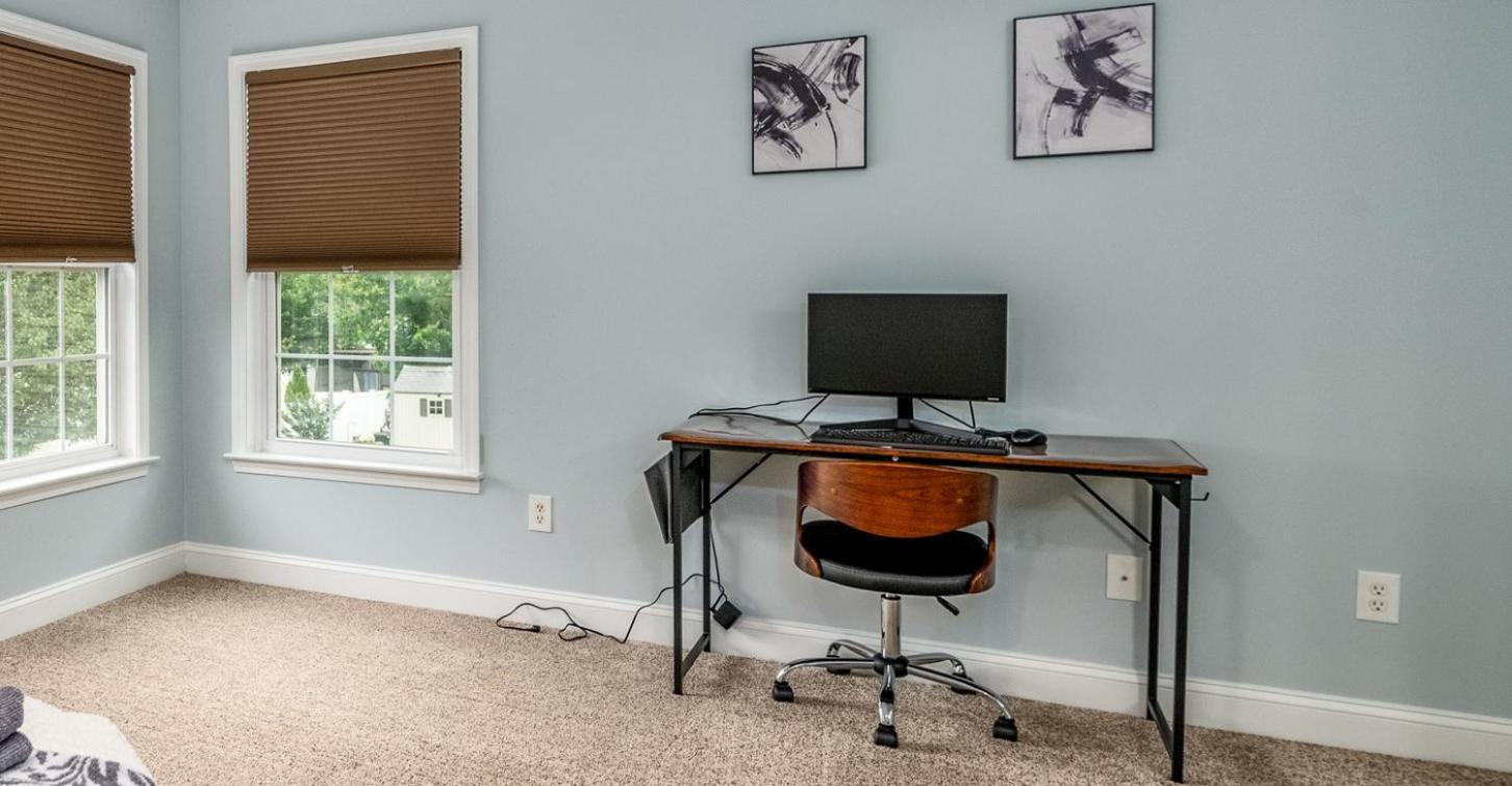 Five-Bedroom House photo 1