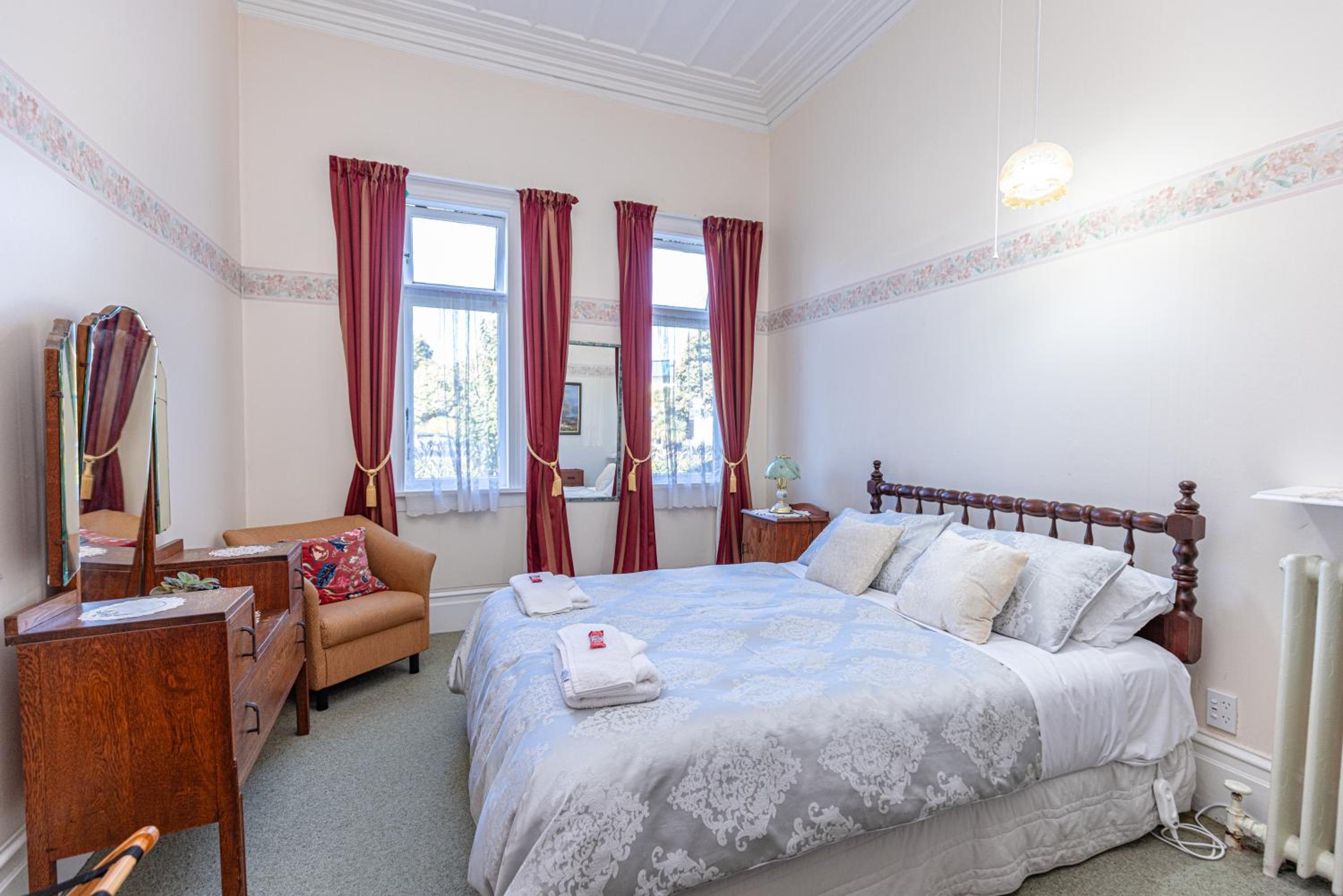 Deluxe Queen Room