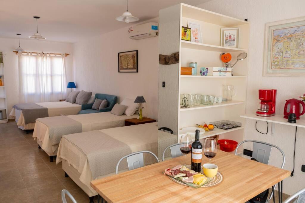 One-Bedroom Apartment photo 1