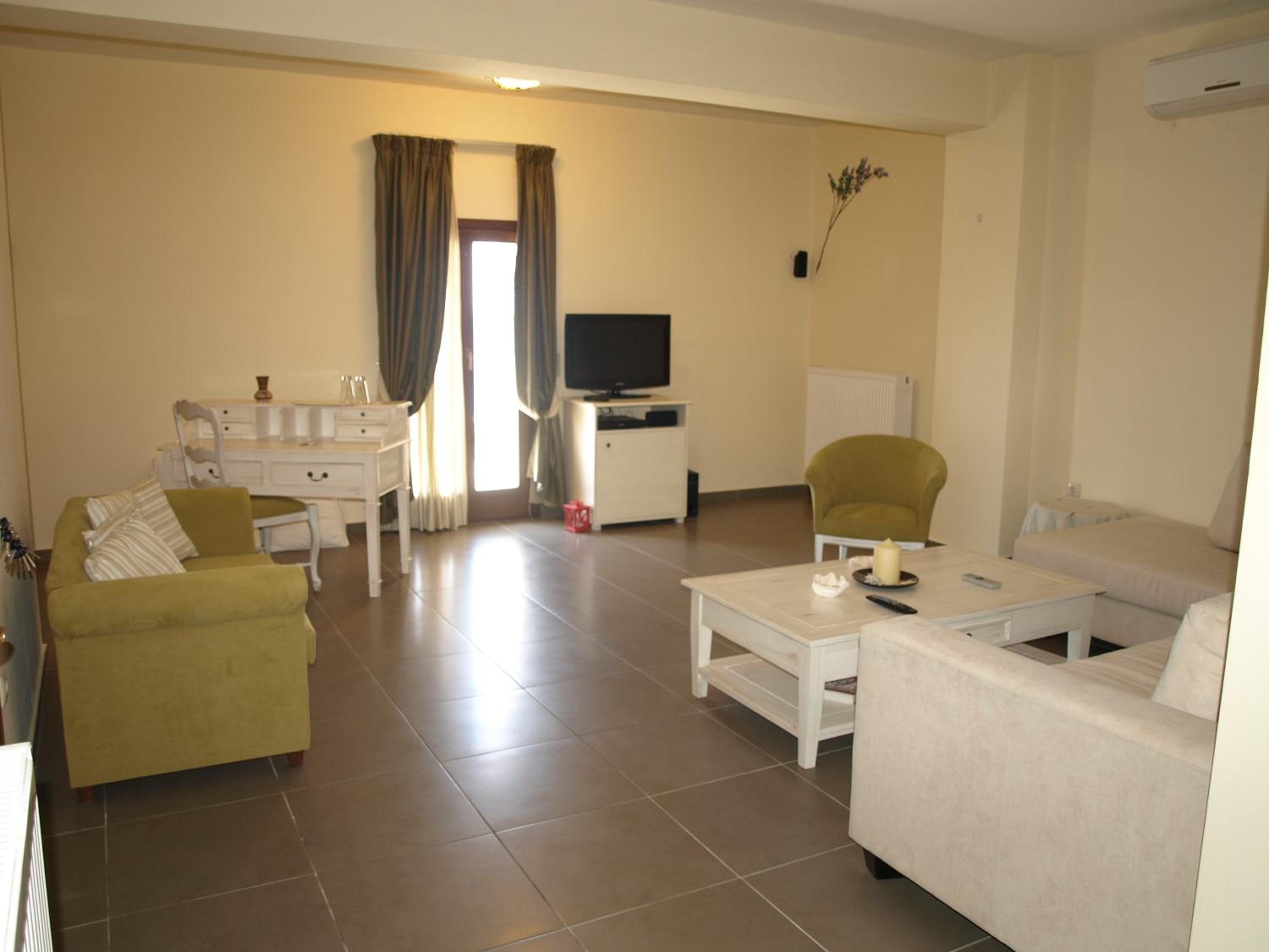 Porto Mani Suite photo 2