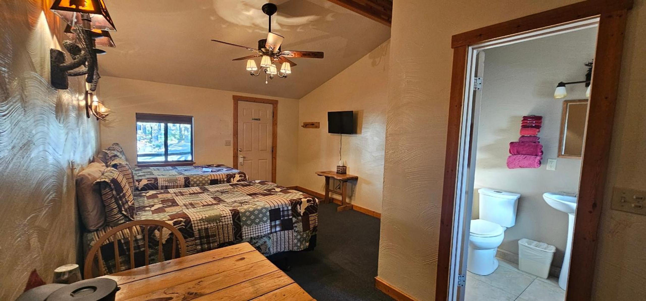 Budget Double Room photo 3