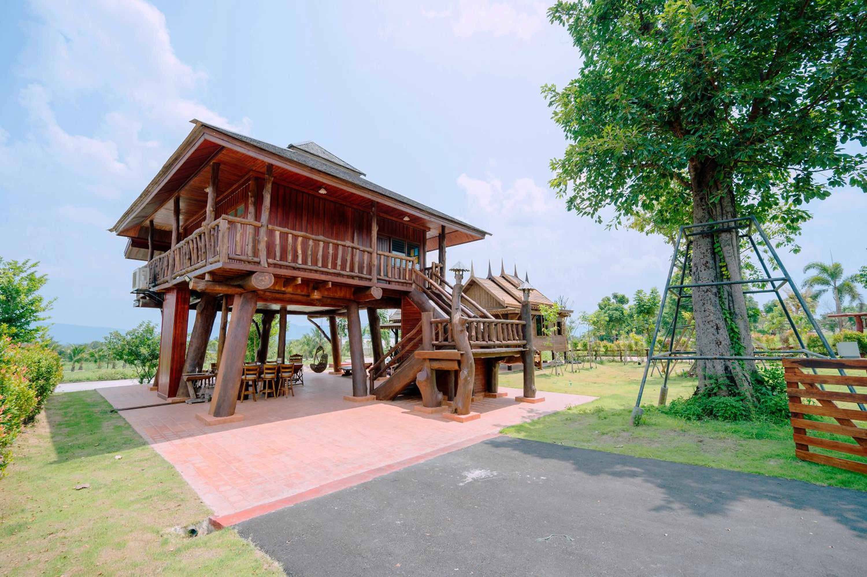 Villa with Private Pool - Photo 15