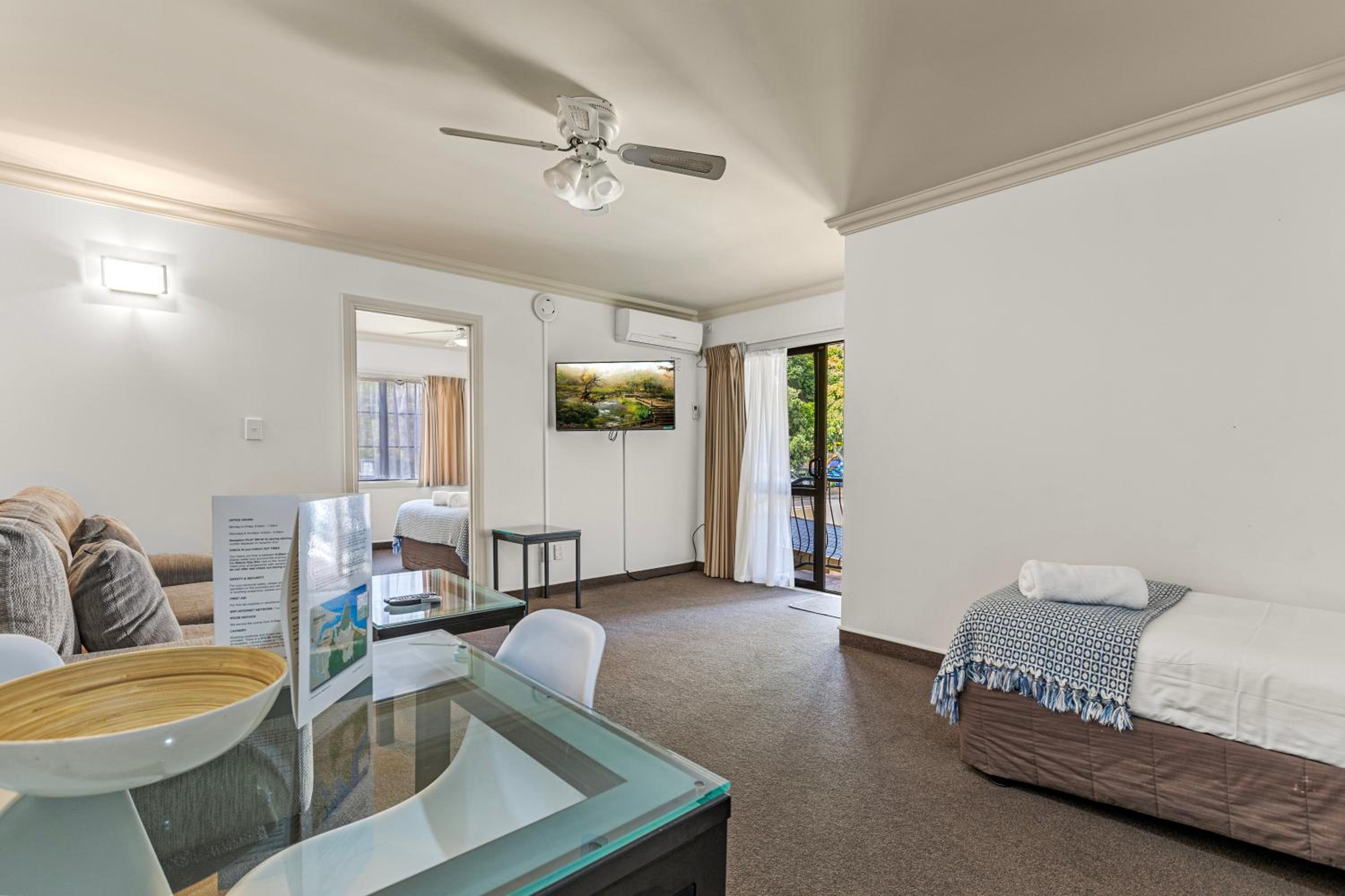 Deluxe Family Suite photo 1