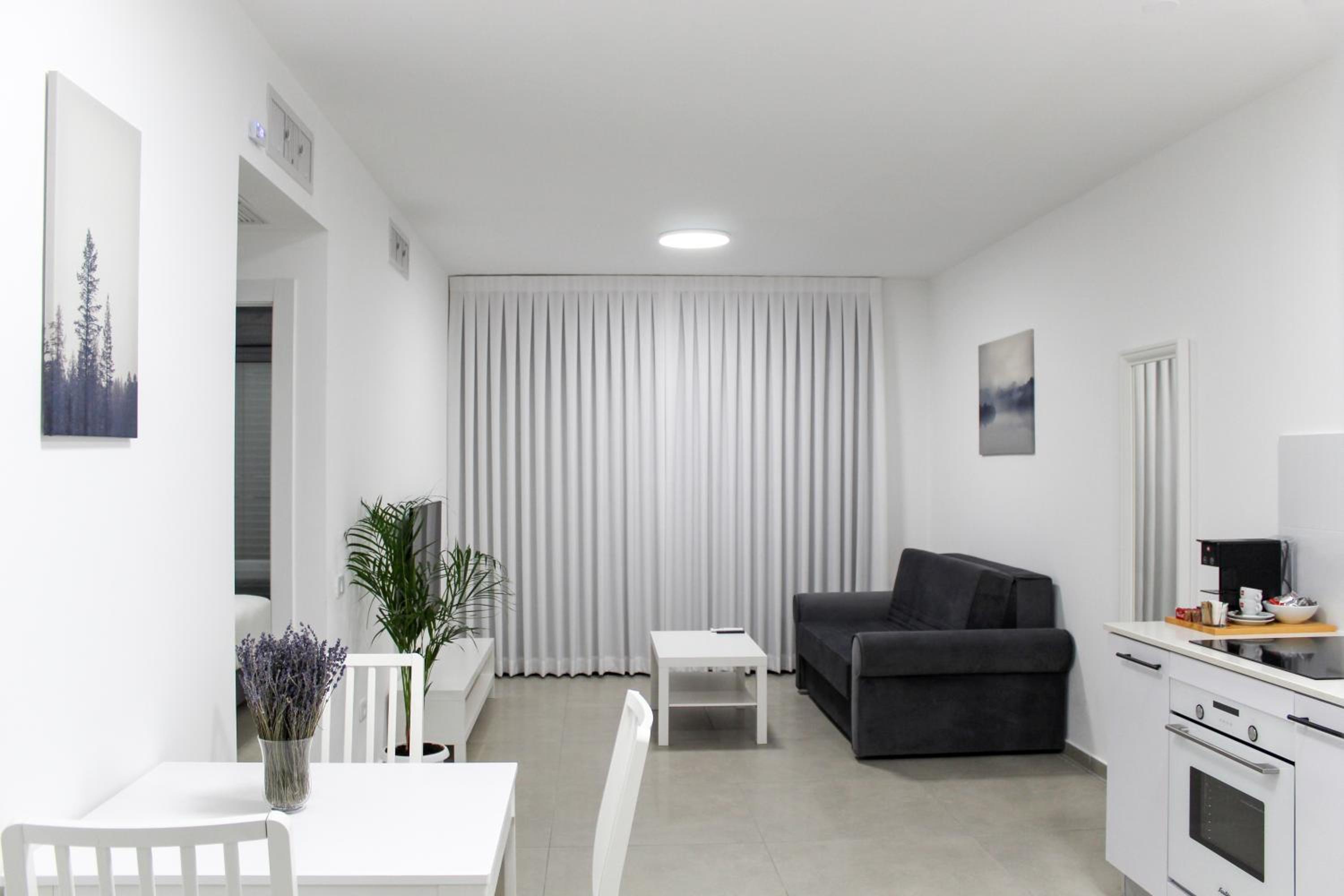 Apartment with Balcony photo 1
