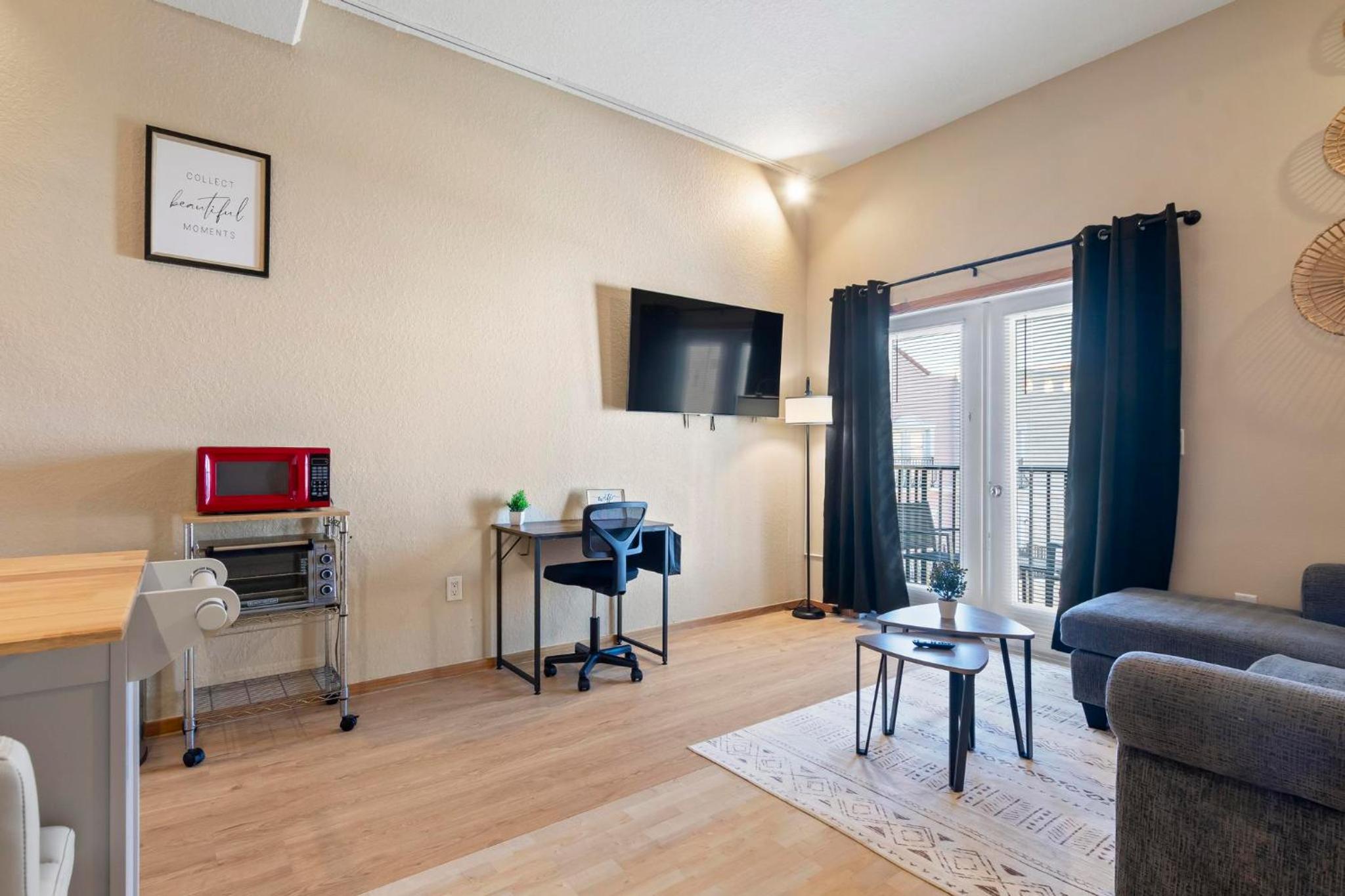 One-Bedroom Apartment photo 3