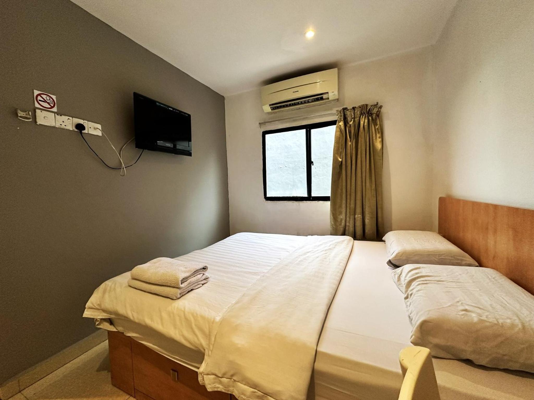 Deluxe Queen Room