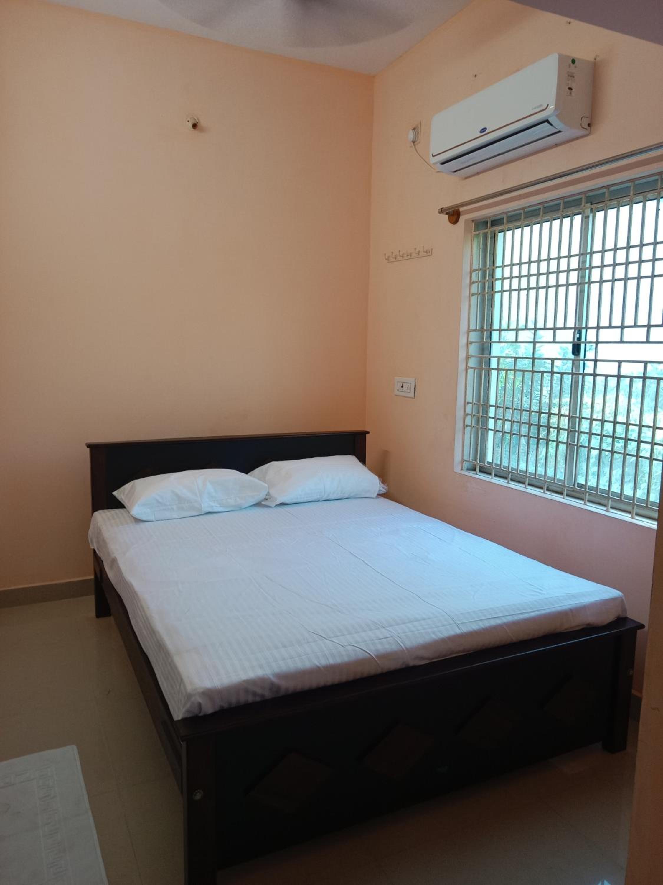 One-Bedroom House photo 2