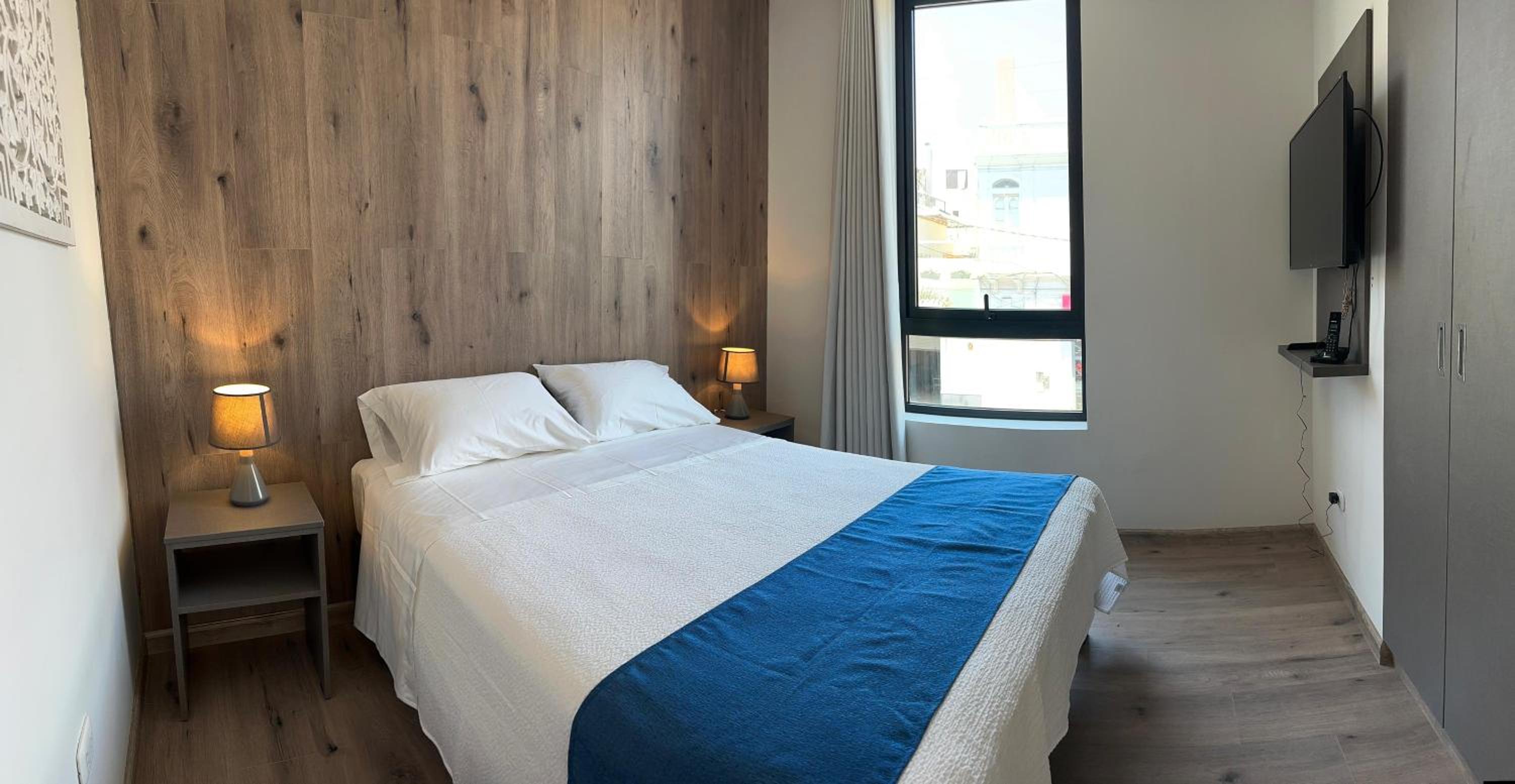 Standard Queen Room