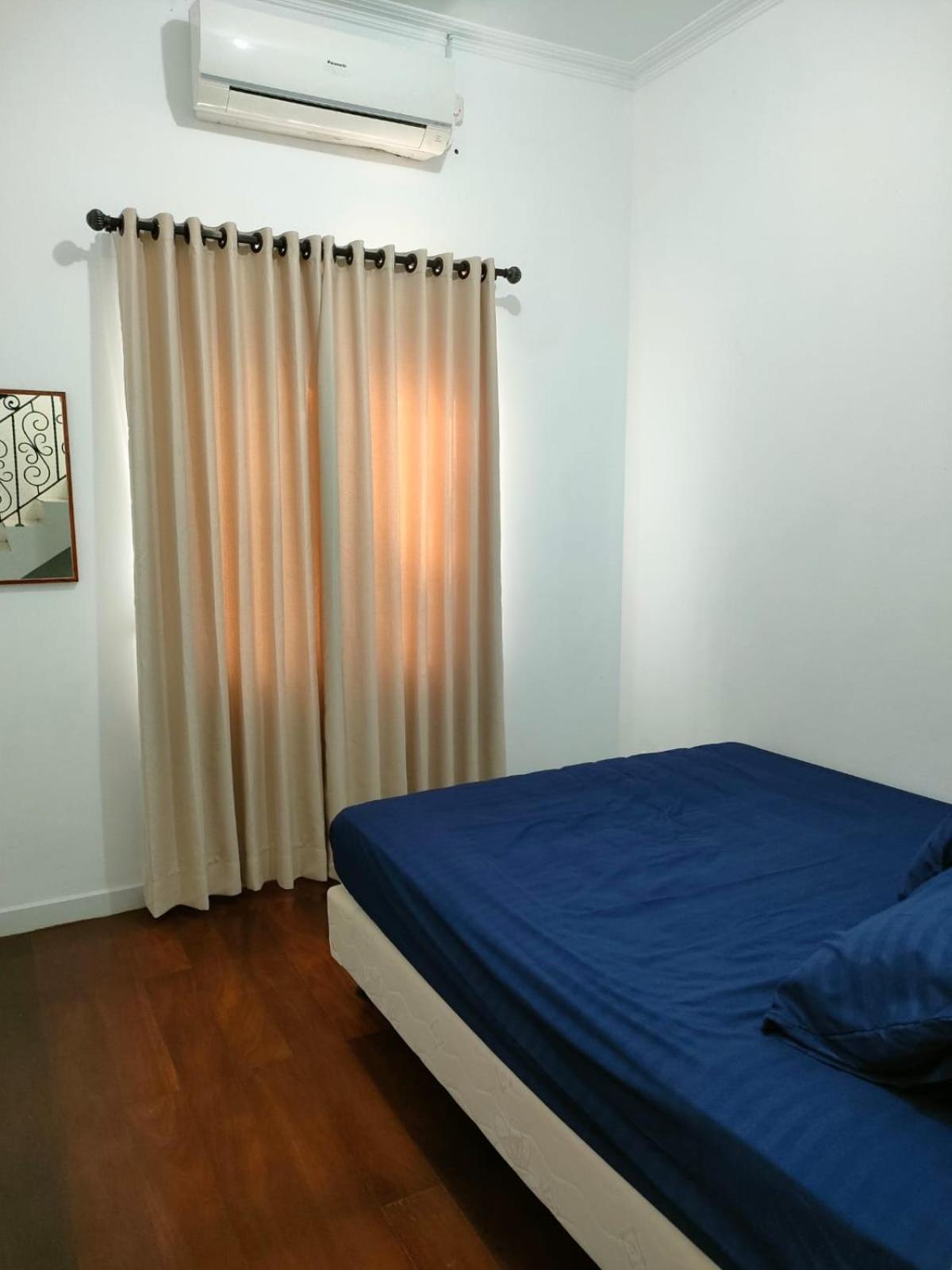 Four-Bedroom House photo 1