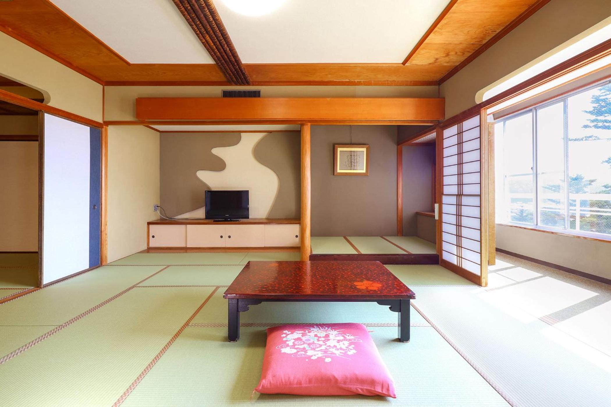 Standard Japanese-Style-Room with 12.5+6 Tatami mats - Shared Bathroom - Non-Smoking - Photo 6