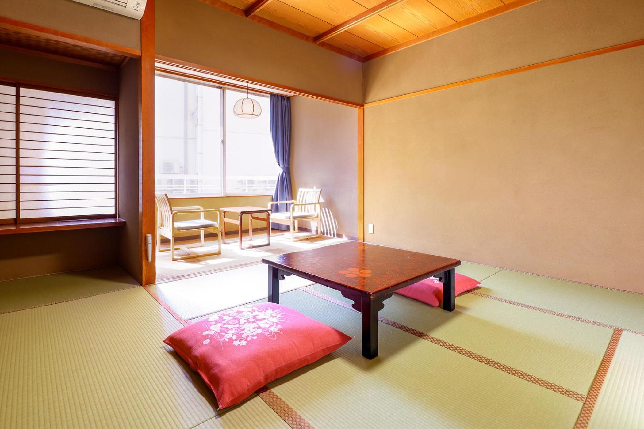 Standard Japanese-Style-Room with 12.5+6 Tatami mats - Shared Bathroom - Non-Smoking - Photo 5