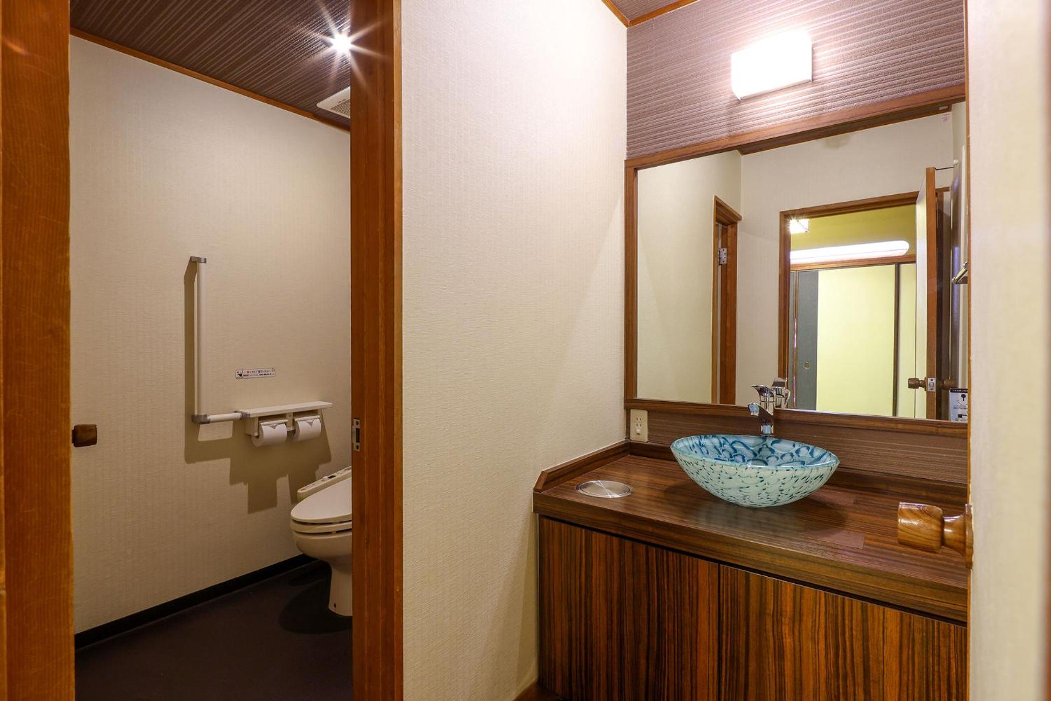 Standard Japanese-Style-Room with 12.5+6 Tatami mats - Shared Bathroom - Non-Smoking - Photo 3