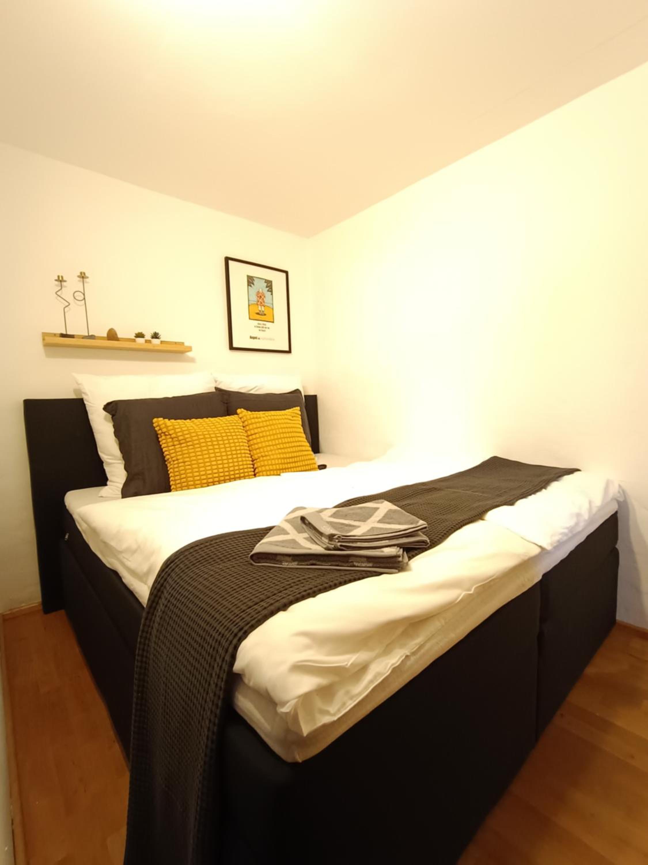 One-Bedroom Apartment photo 1