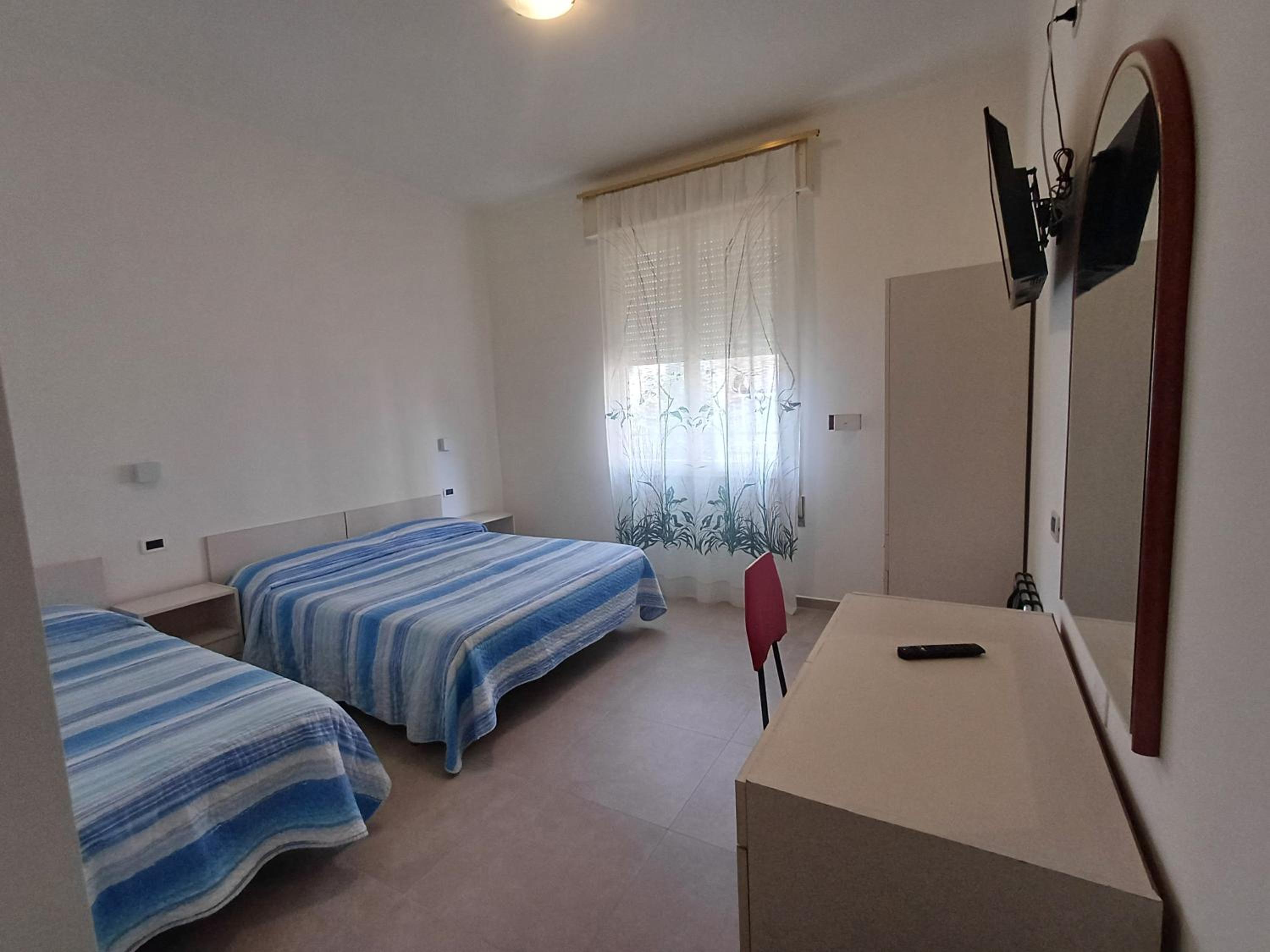 Standard Triple Room photo 2