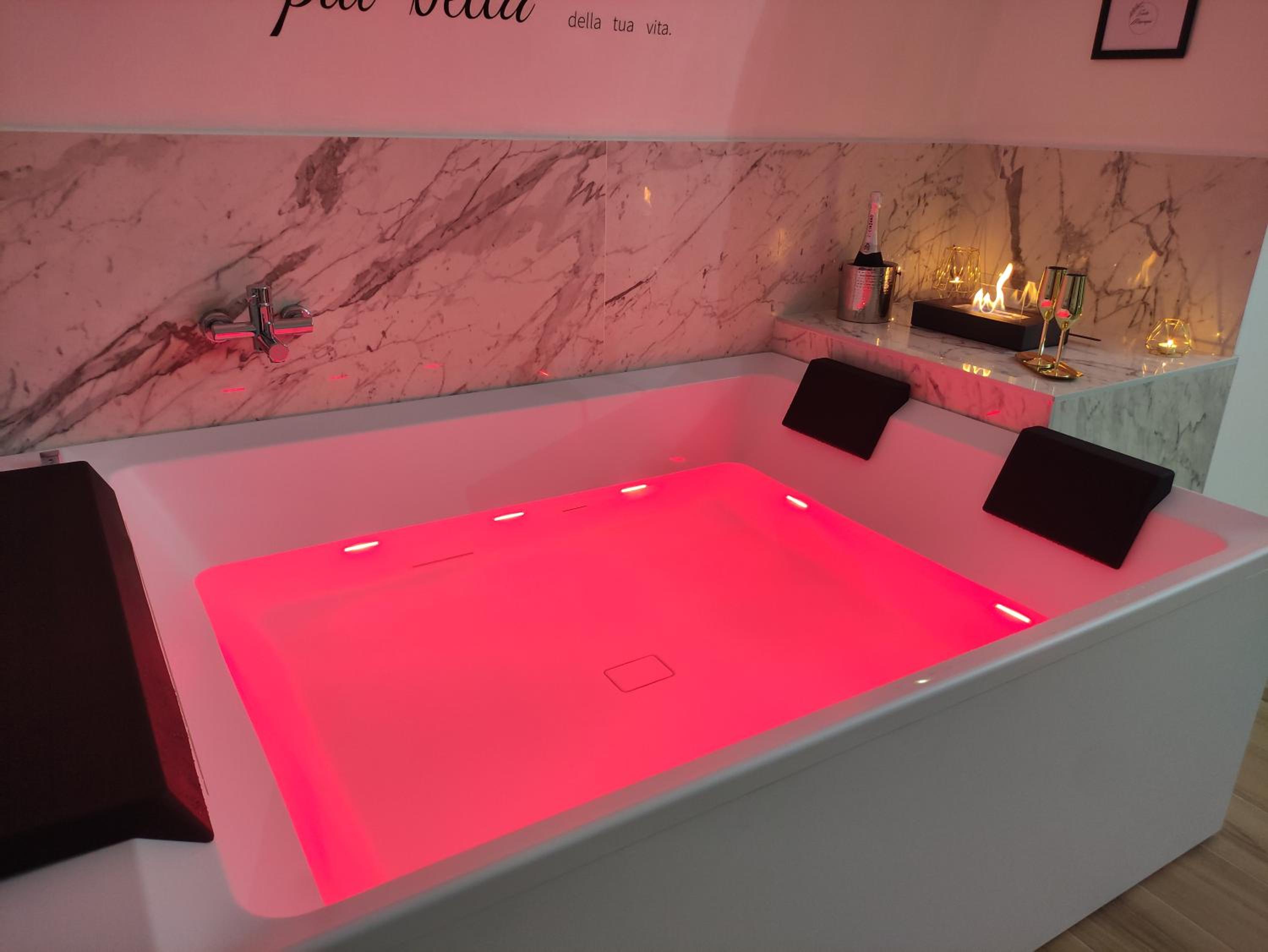 Suite with Spa Bath photo 2