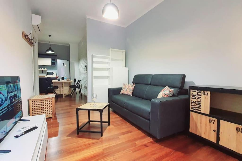 One-Bedroom Apartment photo 2
