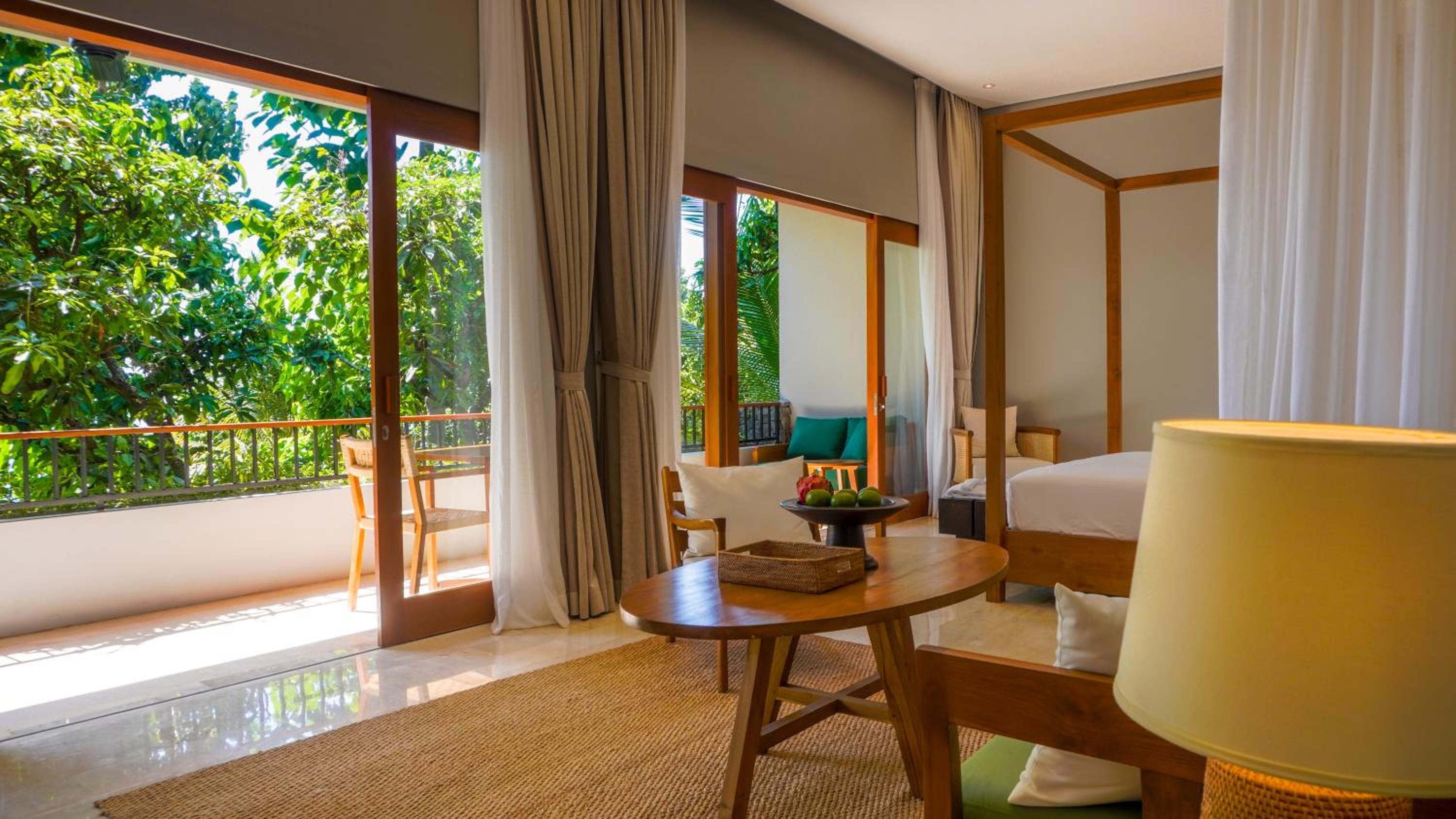 Deluxe Double Room with Balcony and Sea View
