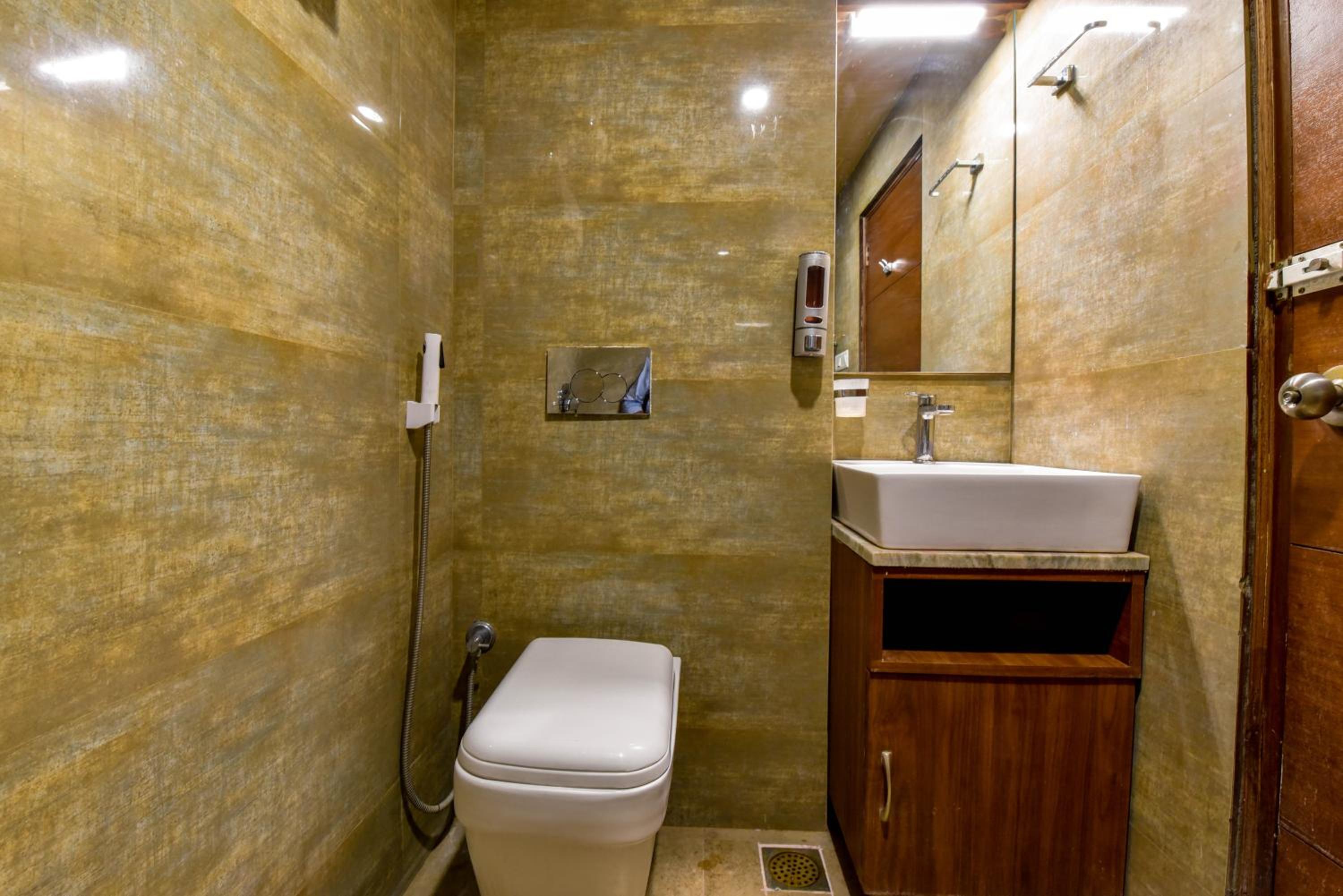 Deluxe King Room photo 3