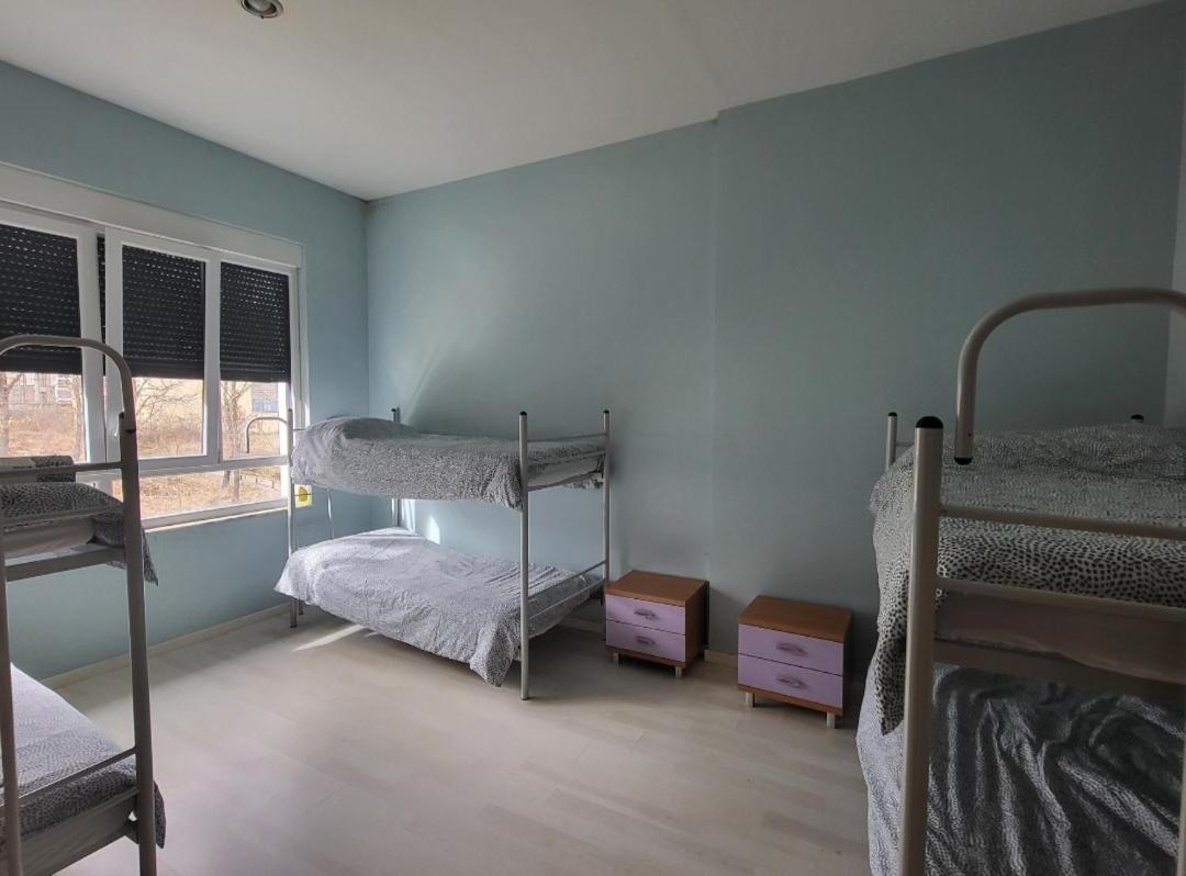 Dormitorio Compartido Mixto de 6 Camas