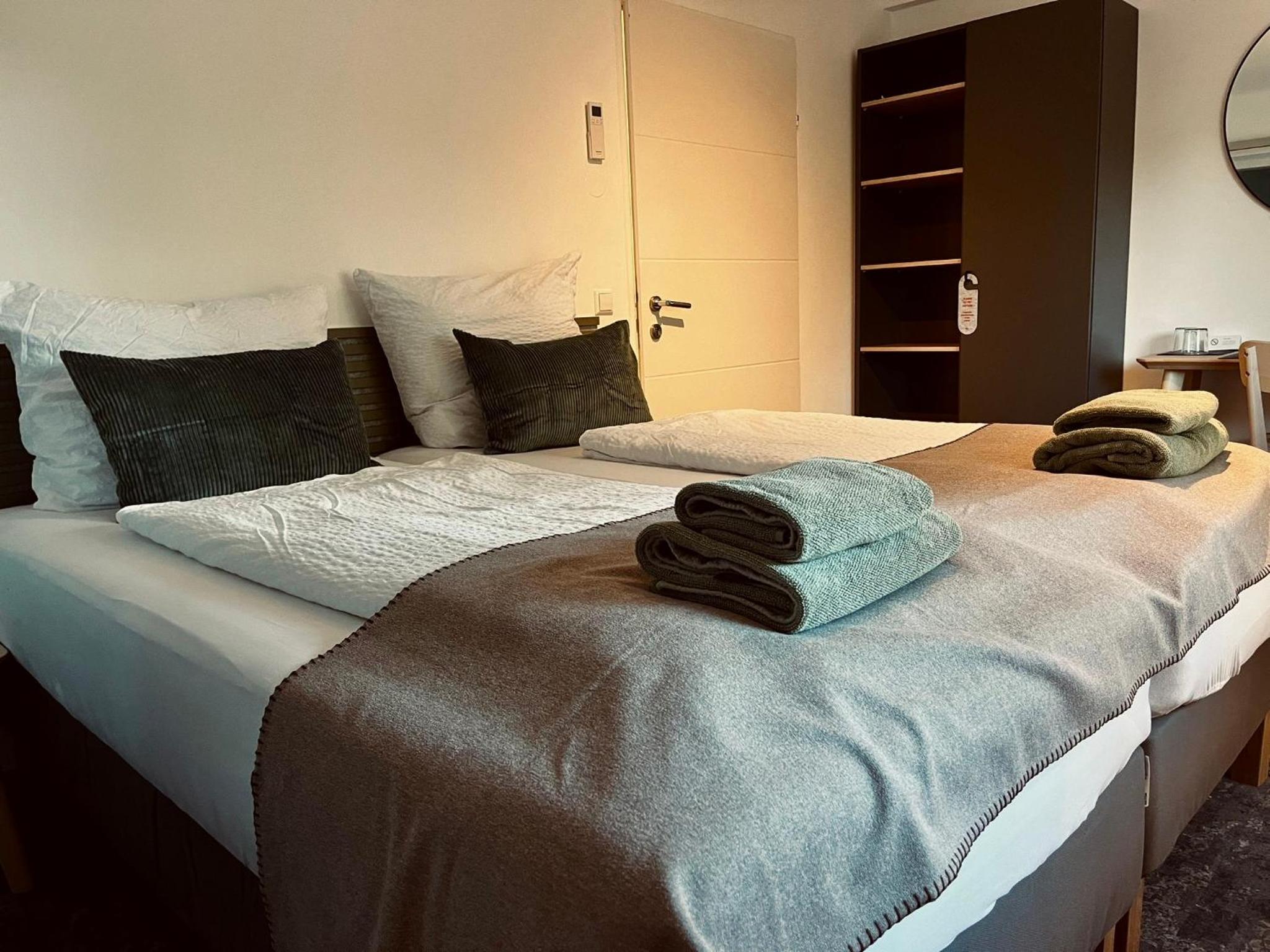 Standard Double Room - Photo 8