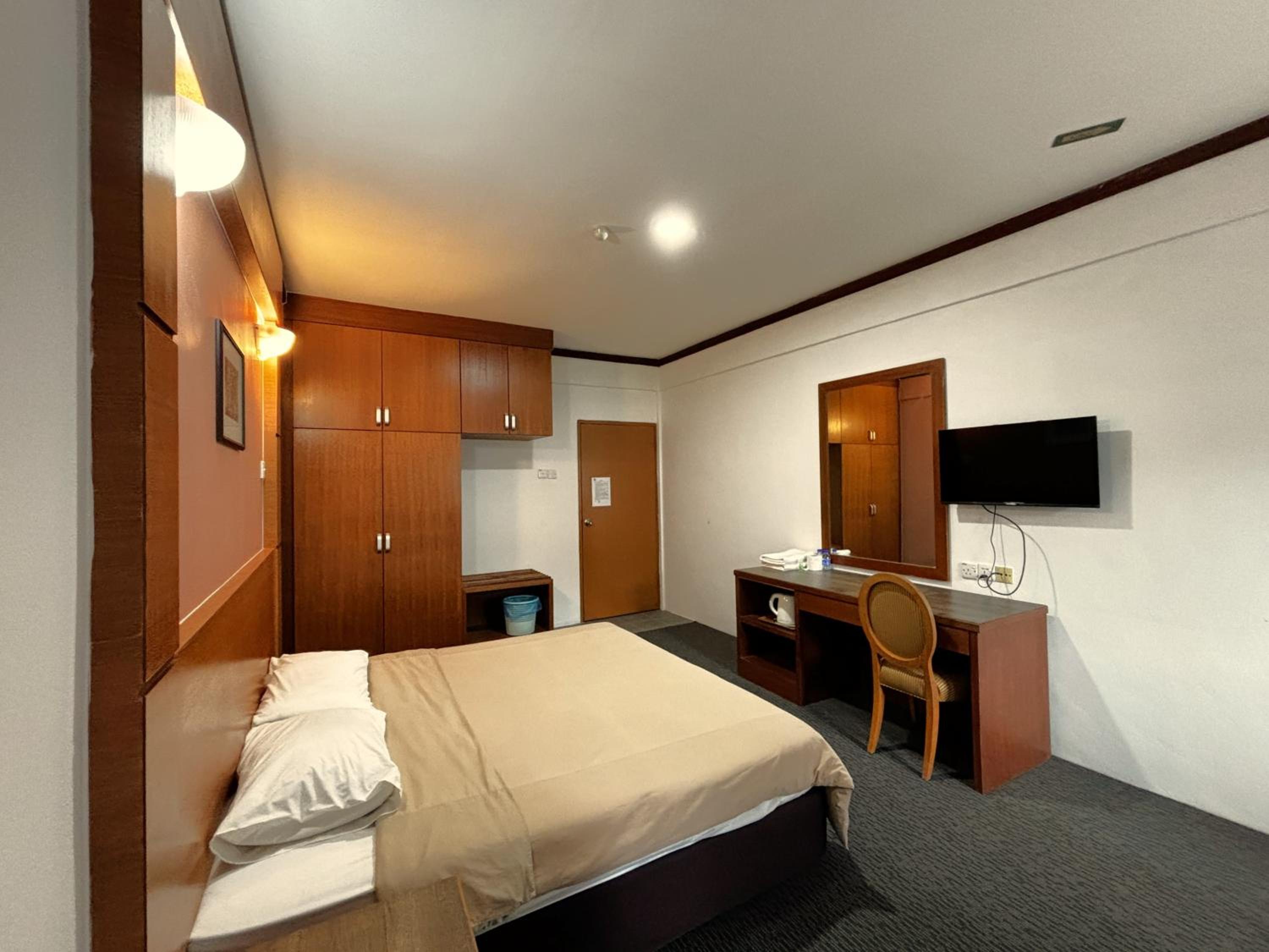Standard King Room photo 3