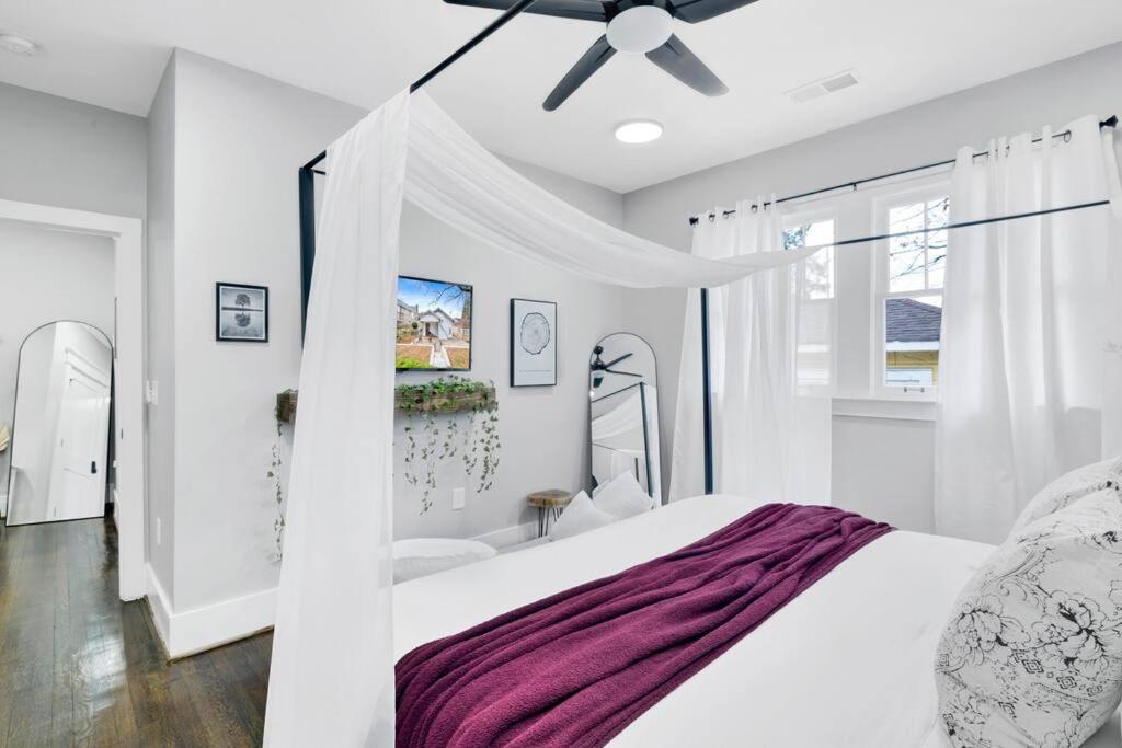Three-Bedroom House photo 1