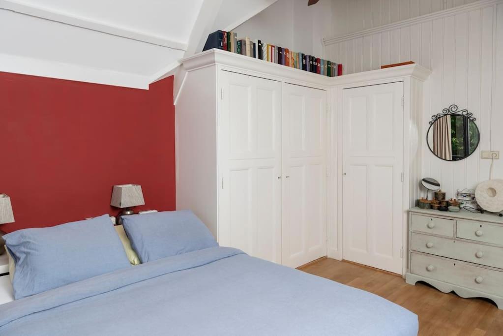 Three-Bedroom House photo 2
