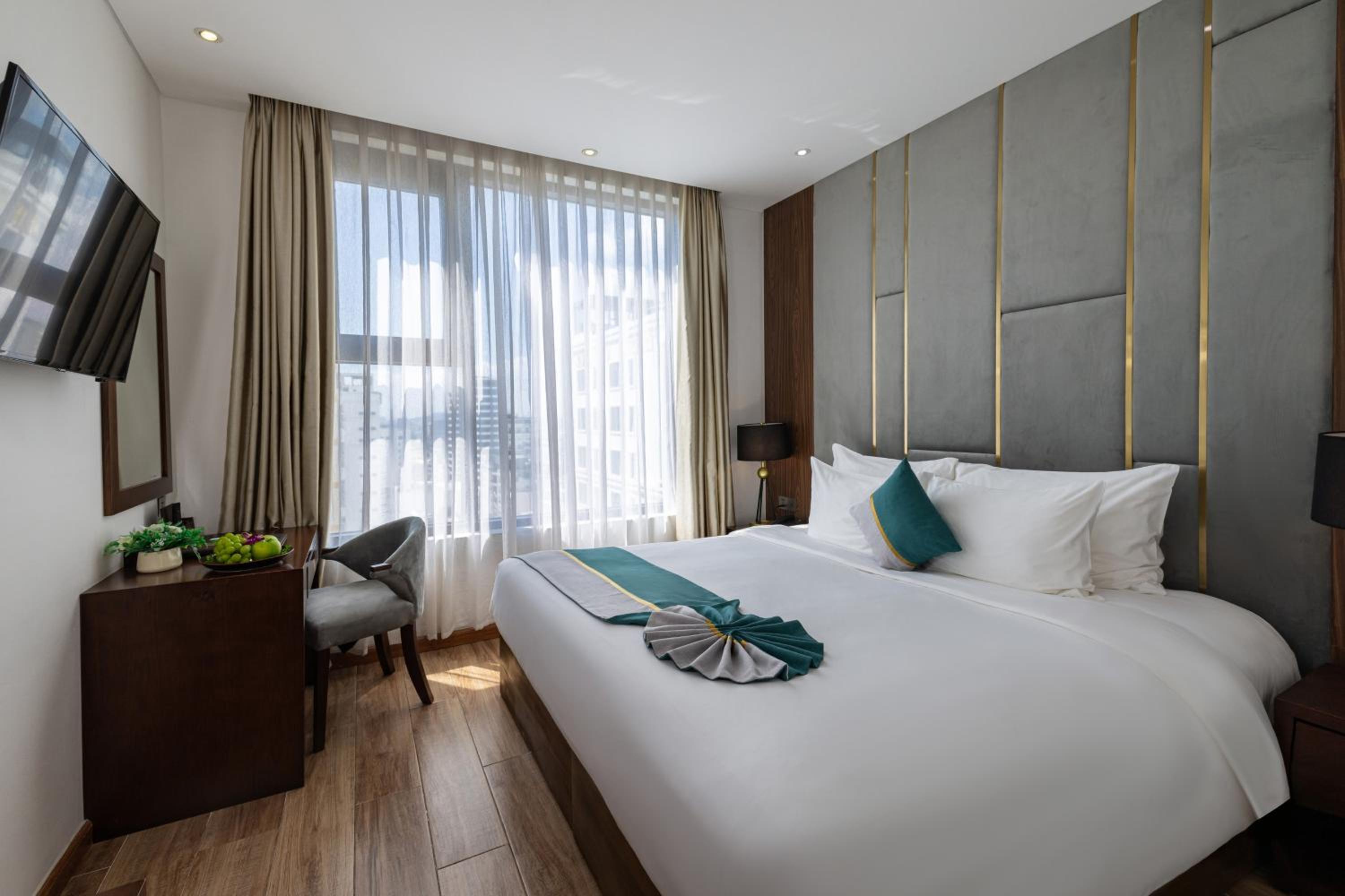 Deluxe Double Room with Window