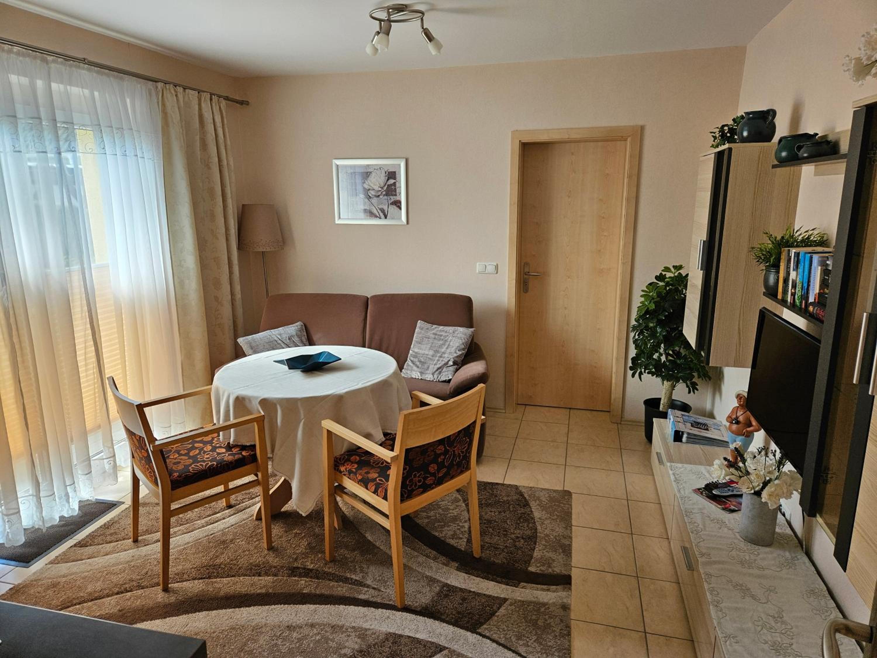 One-Bedroom Apartment with Terrace photo 3