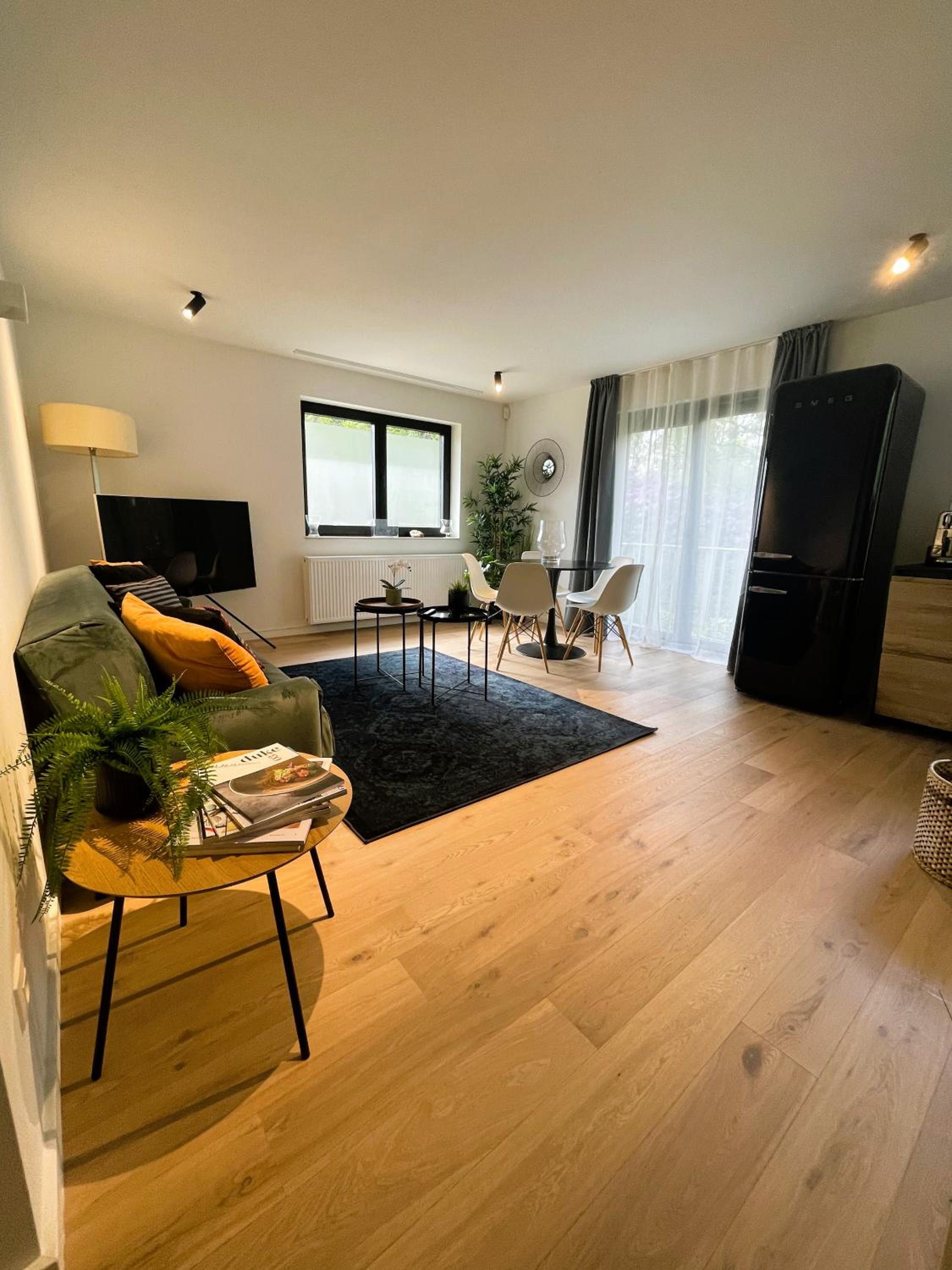 One-Bedroom Apartment photo 1