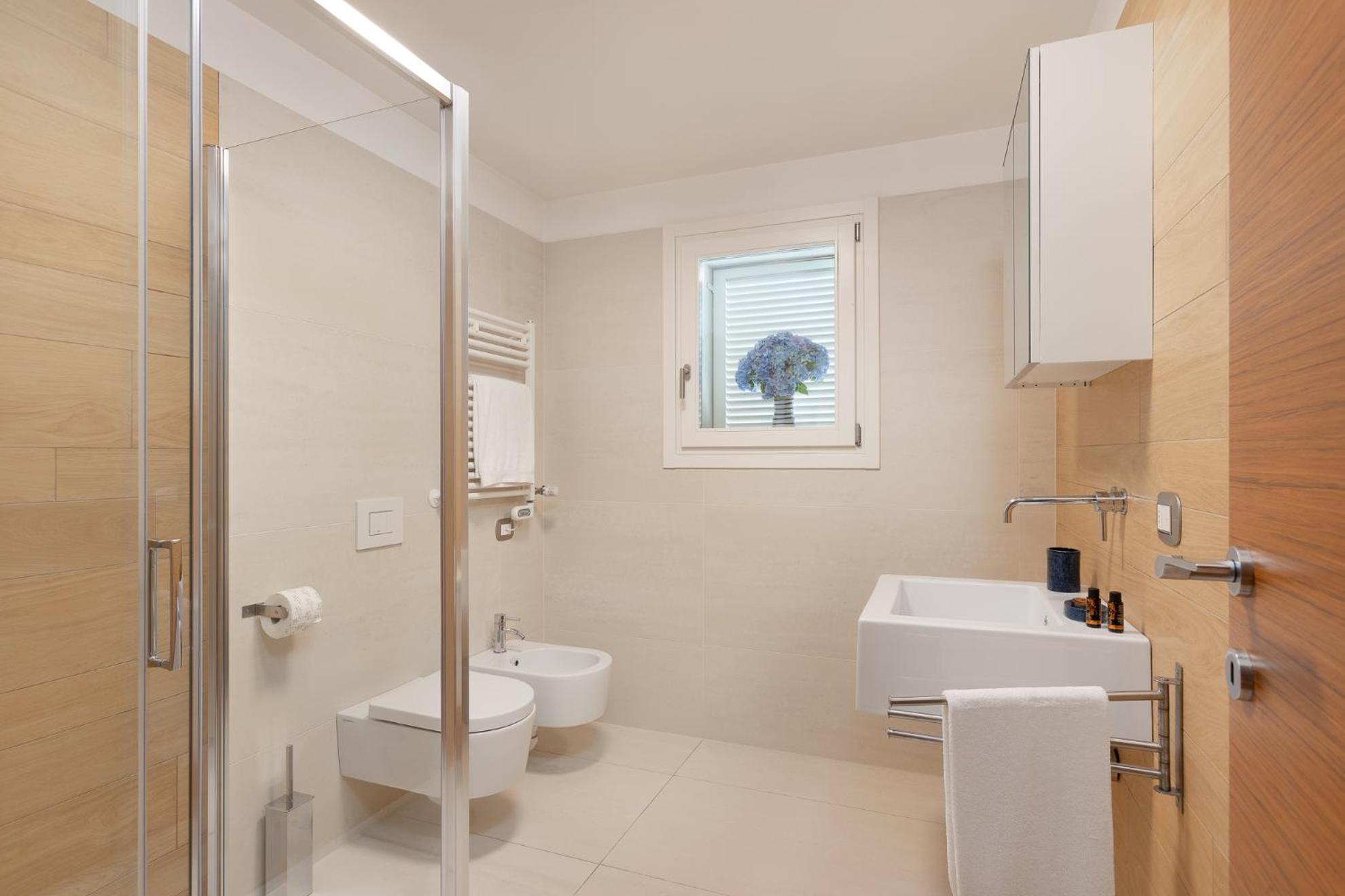 Superior One-Bedroom Apartment with Balcony photo 2