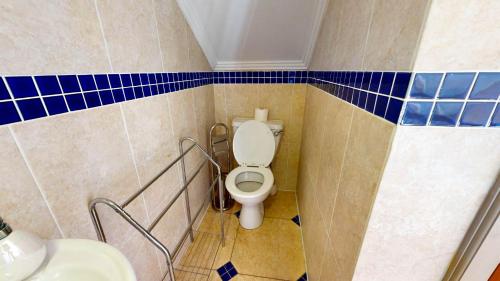 Three-Bedroom House photo 2